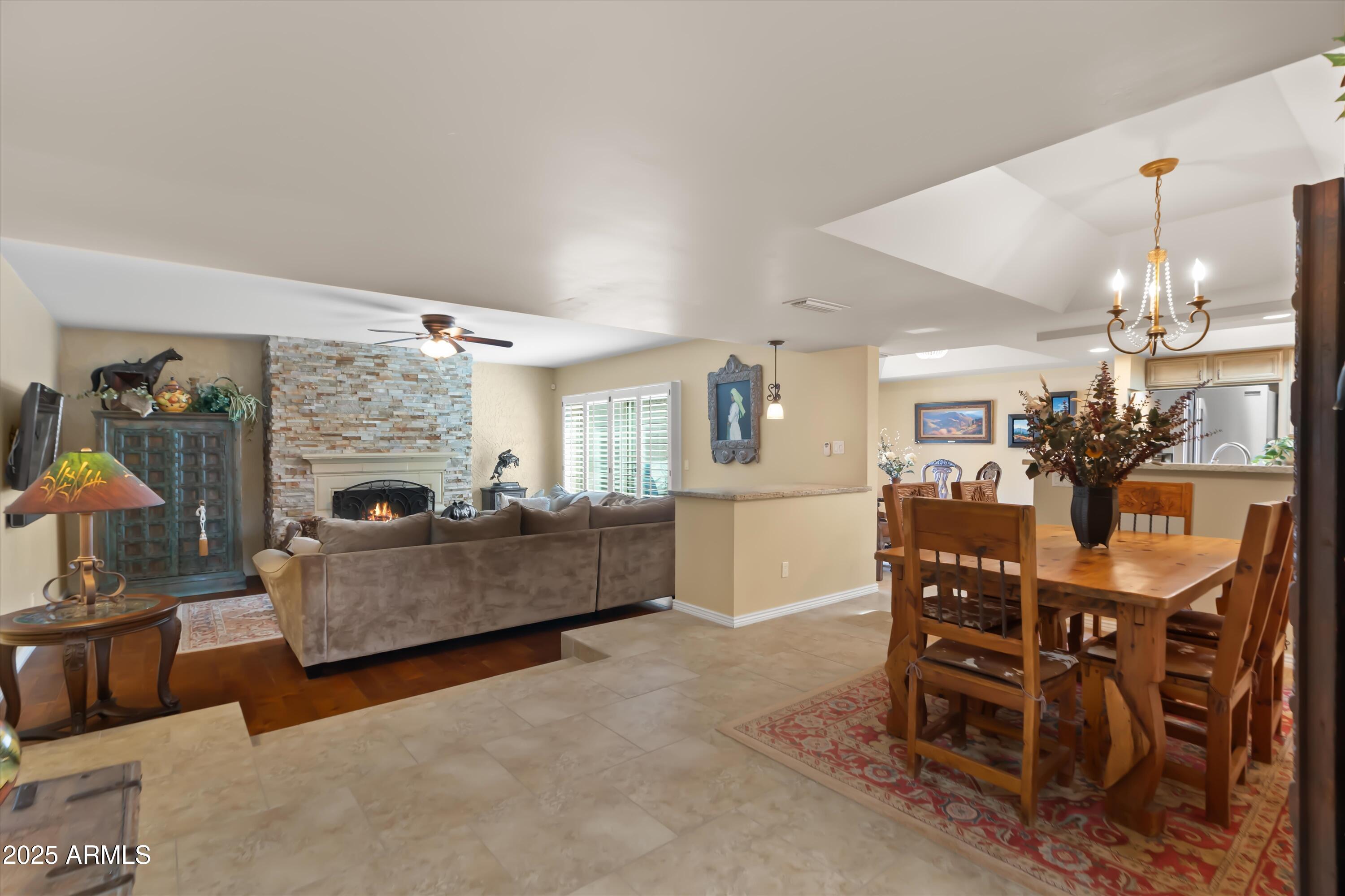 8082 E VIA DEL VENCINO --