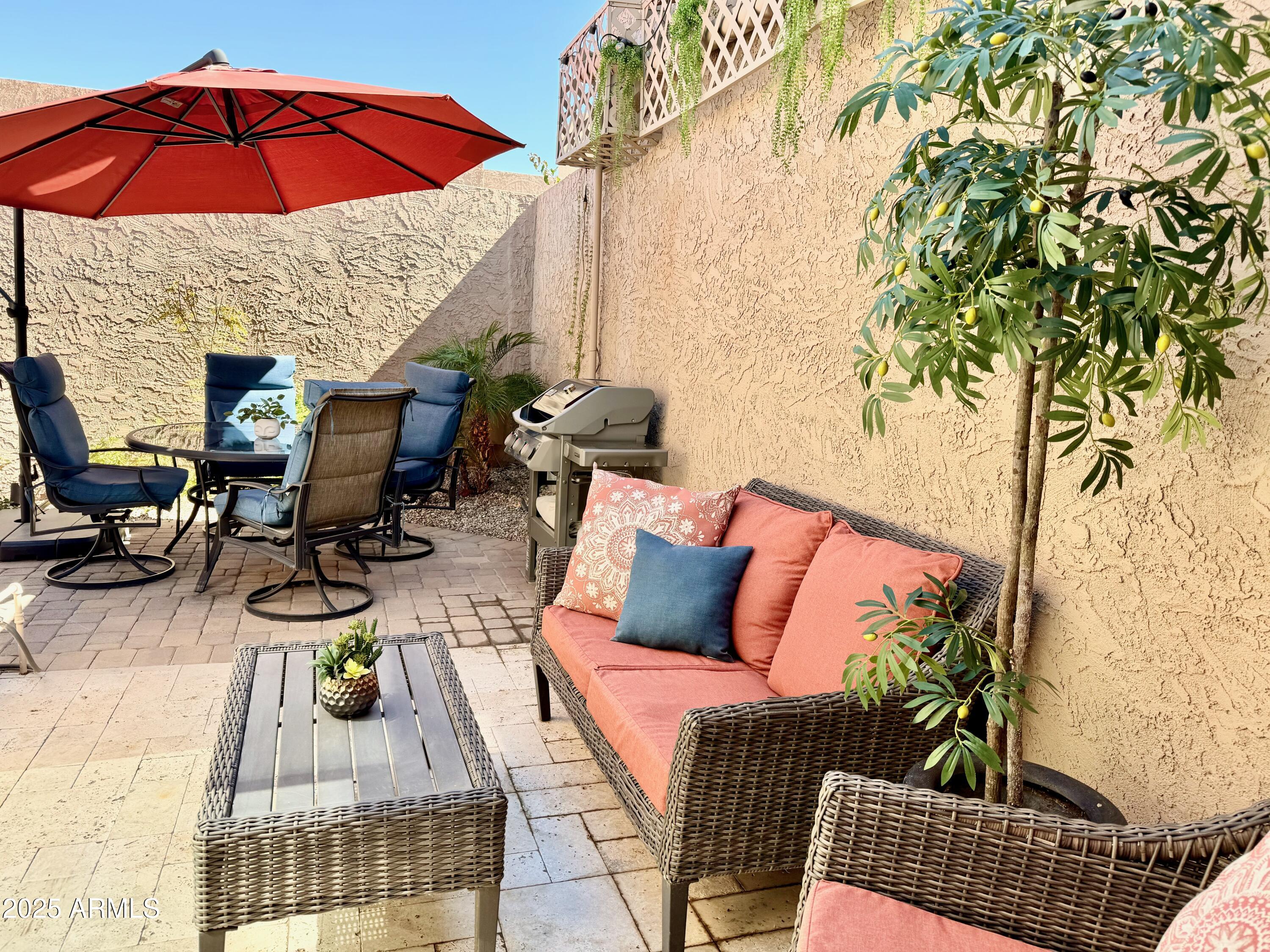 8082 E VIA DEL VENCINO --