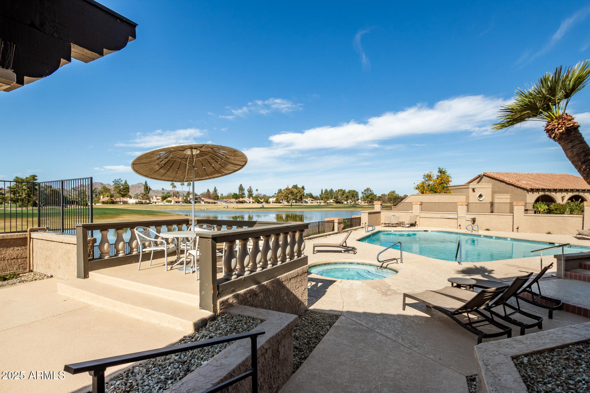 8082 E VIA DEL VENCINO --