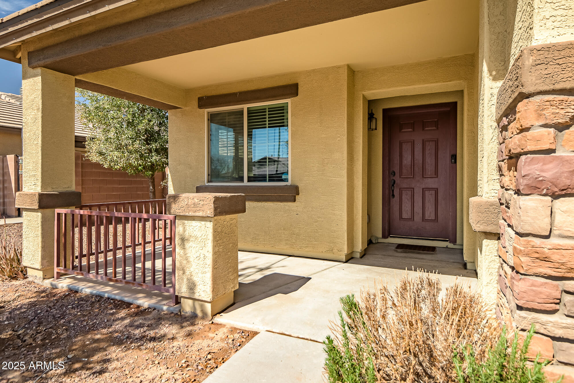 18648 W LUPINE Avenue