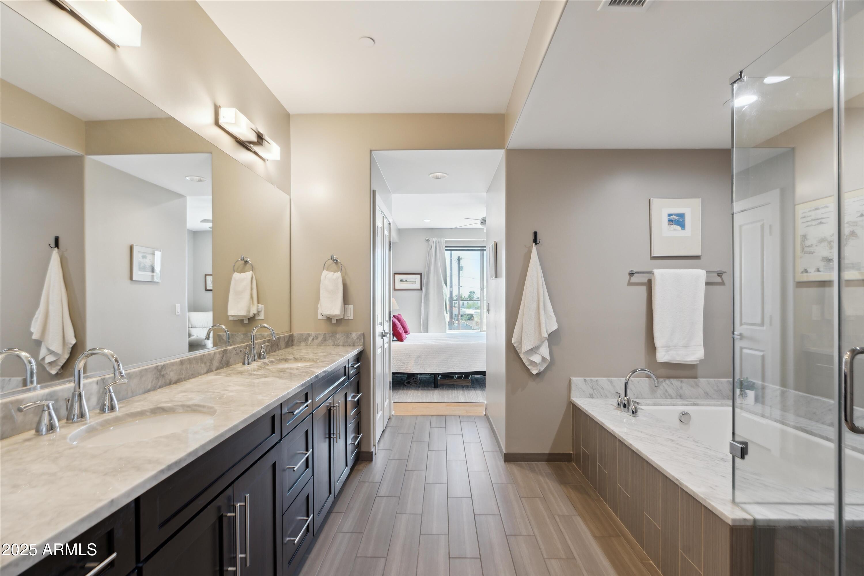 4805 N WOODMERE FAIRWAY, 2006