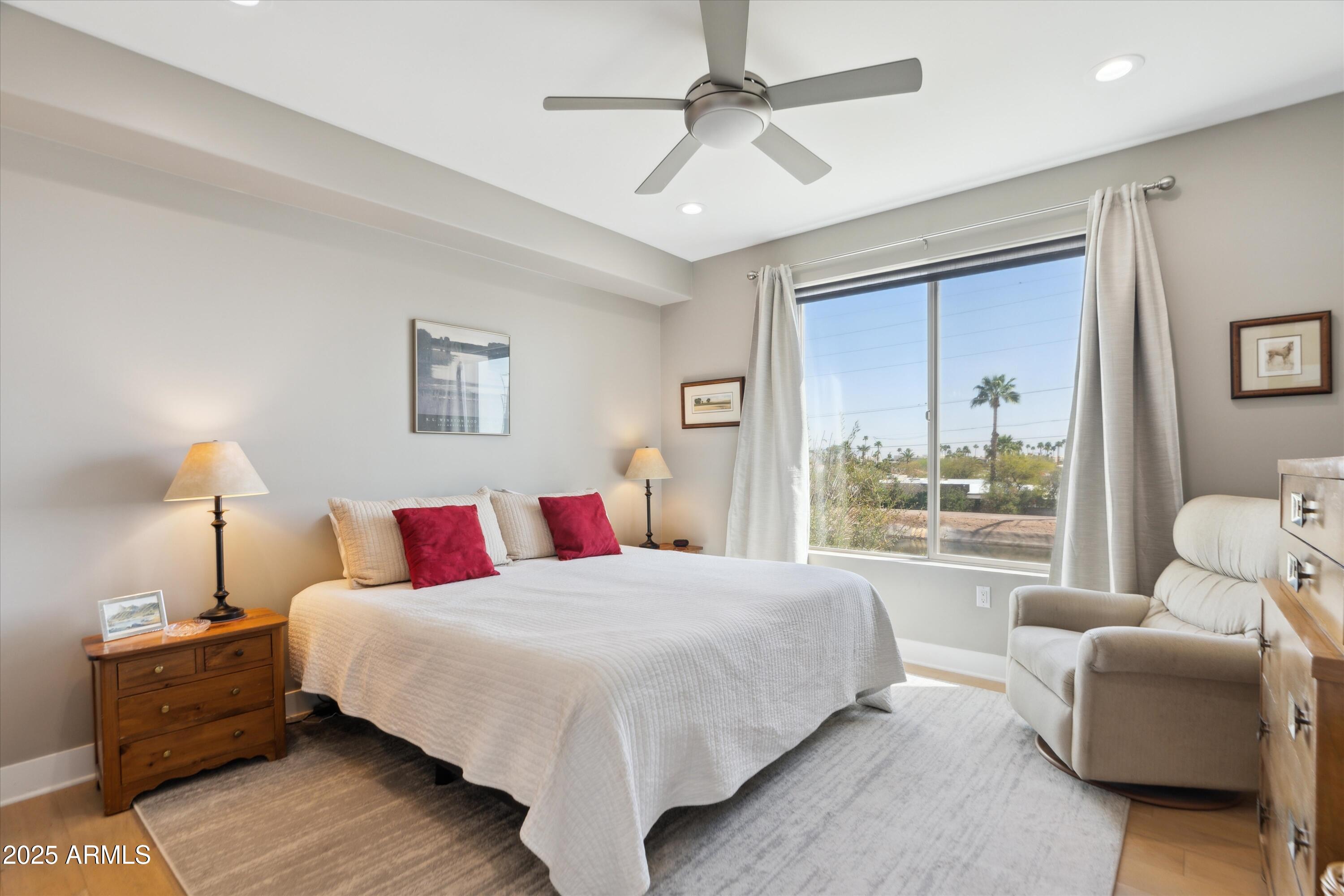 4805 N WOODMERE FAIRWAY, 2006