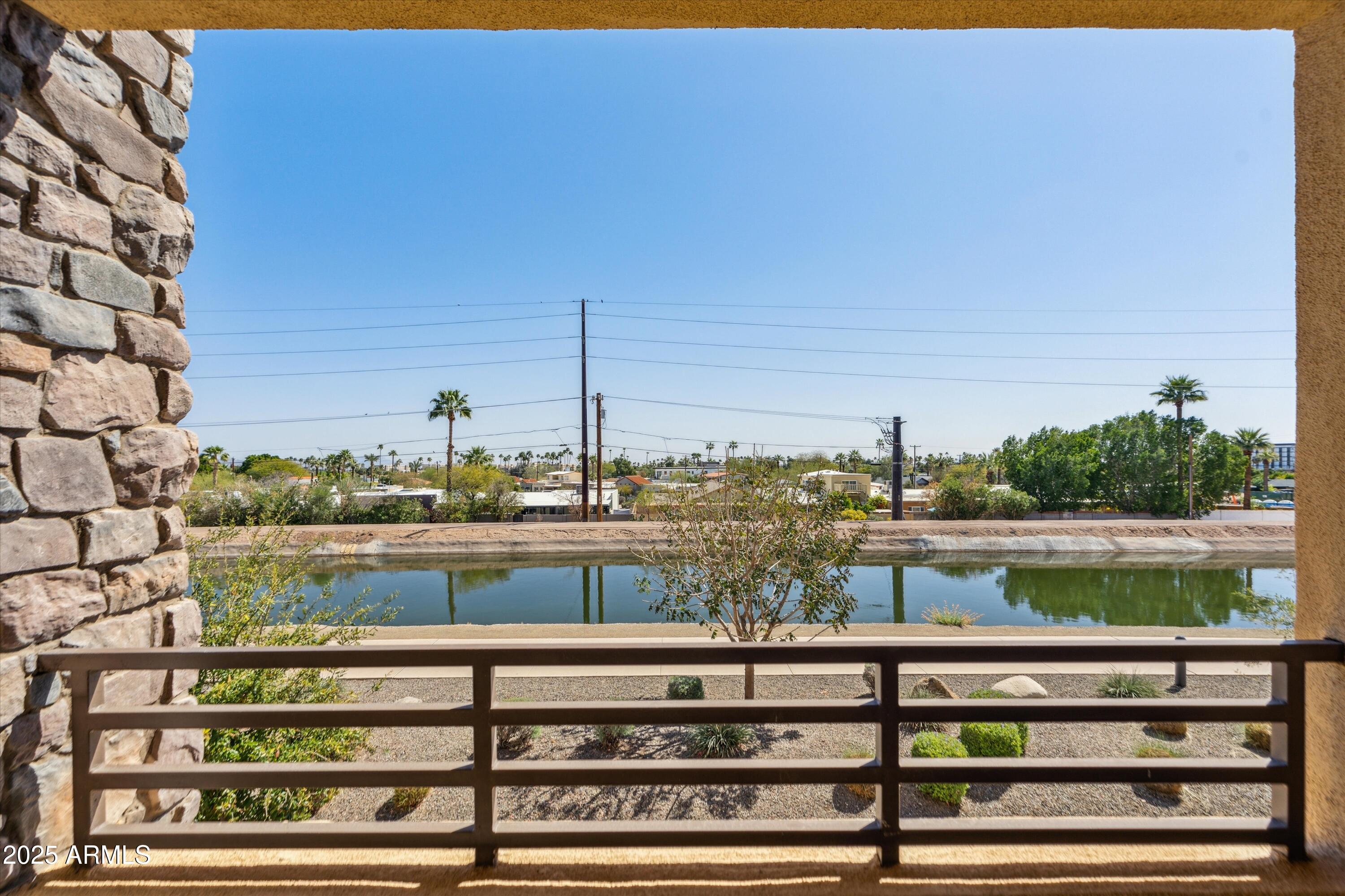 4805 N WOODMERE FAIRWAY, 2006