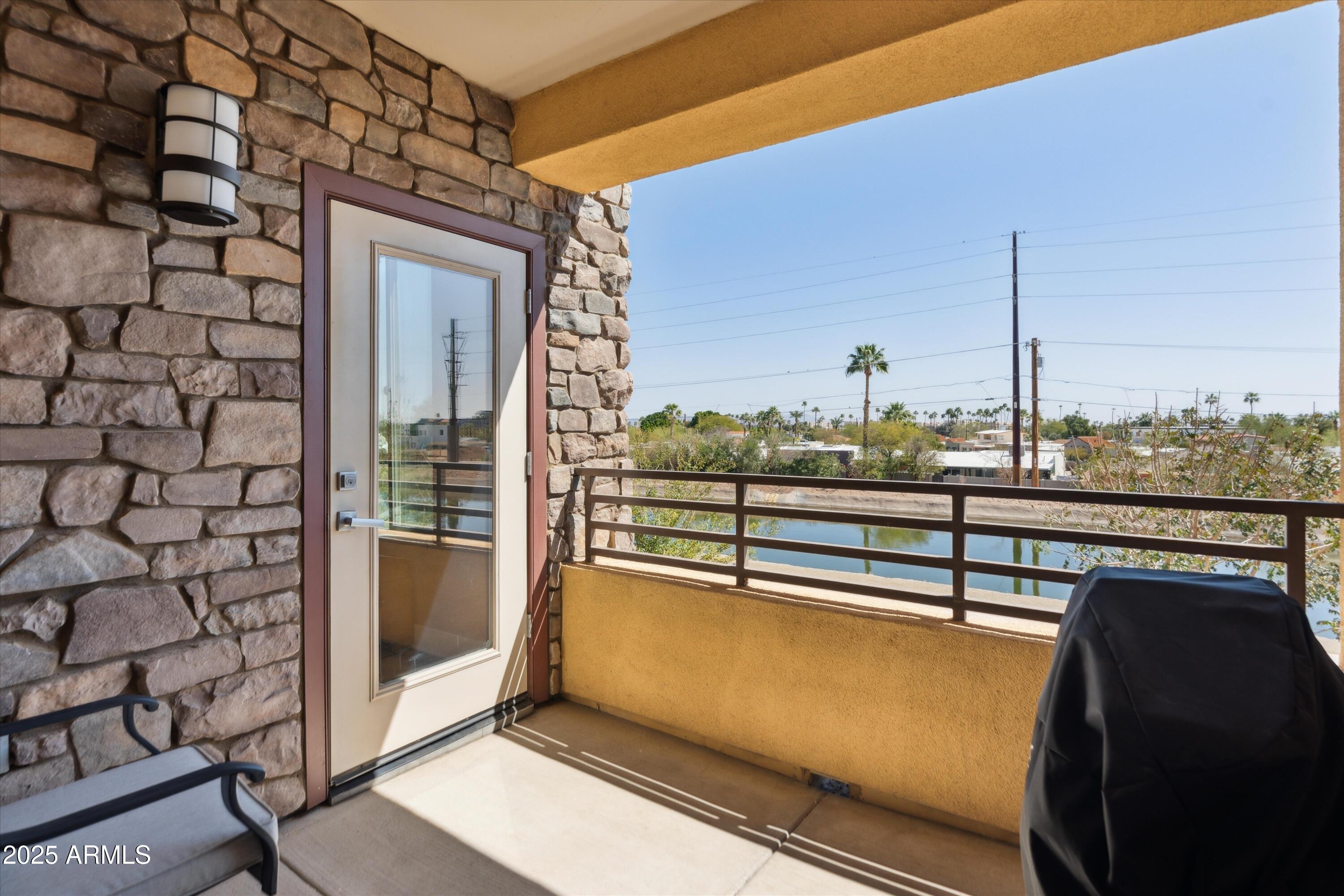 4805 N WOODMERE FAIRWAY, 2006