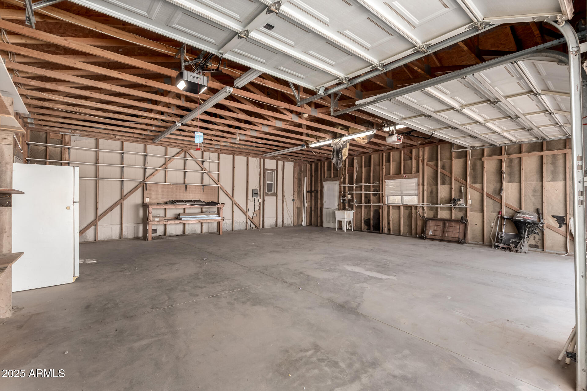 636 W WINDSONG Street