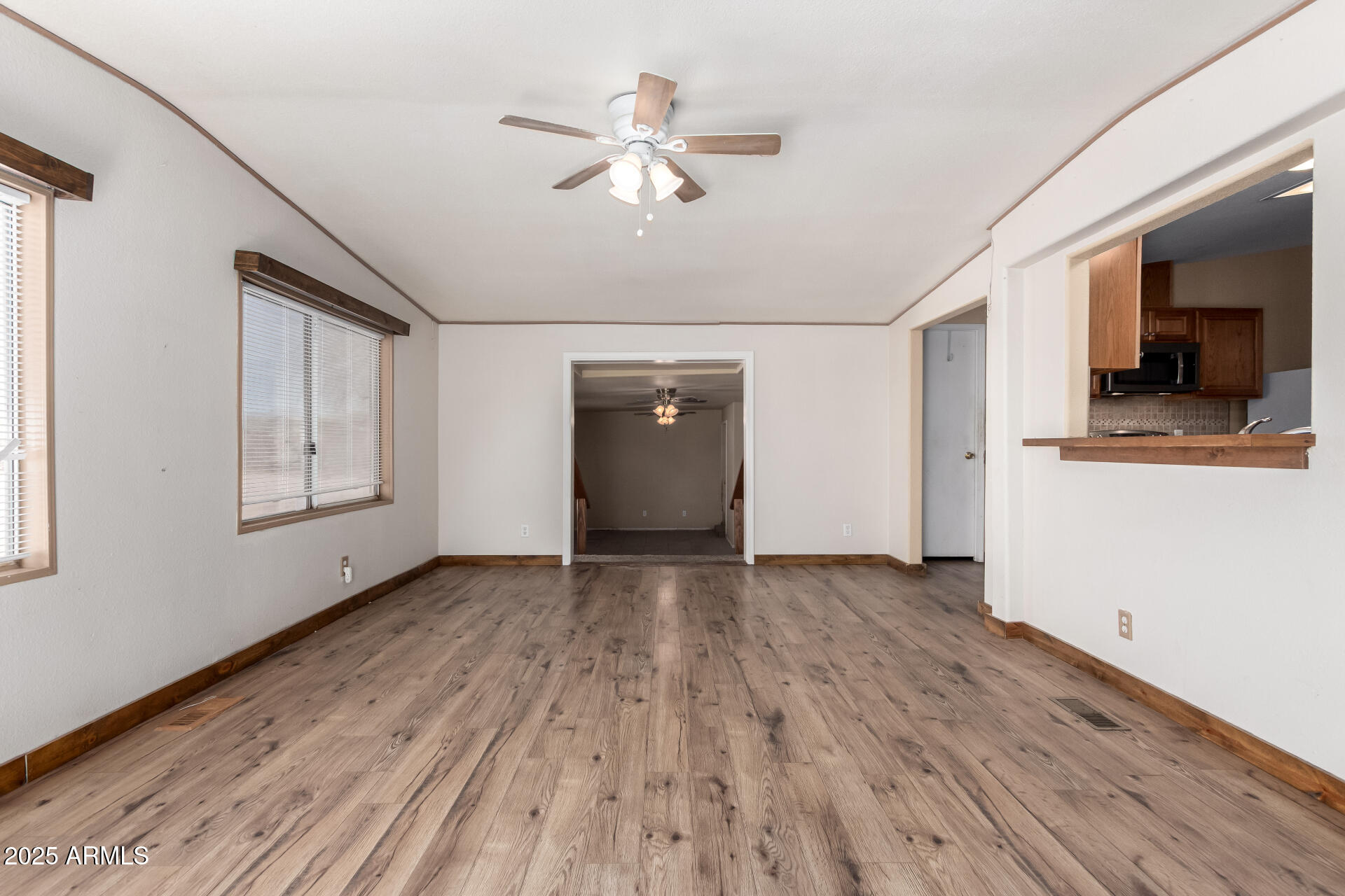 636 W WINDSONG Street