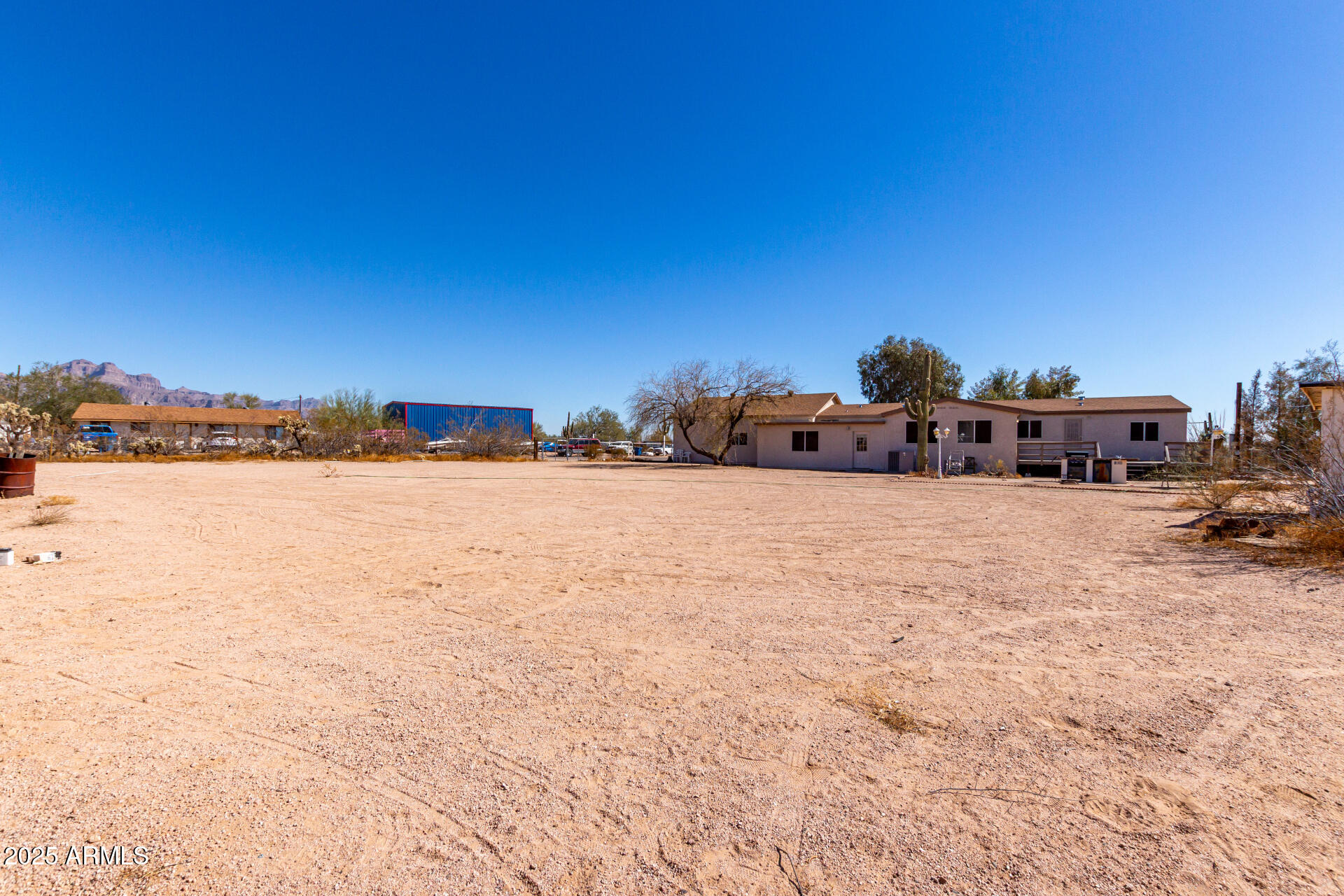 636 W WINDSONG Street