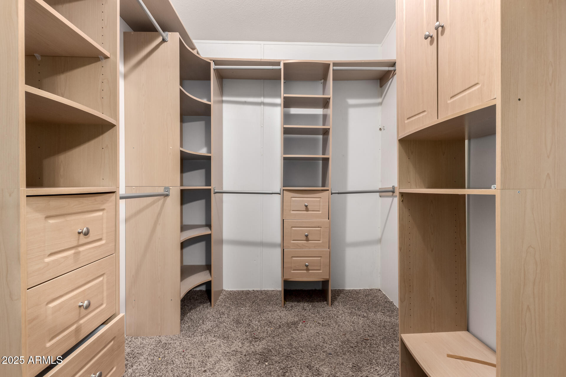 636 W WINDSONG Street