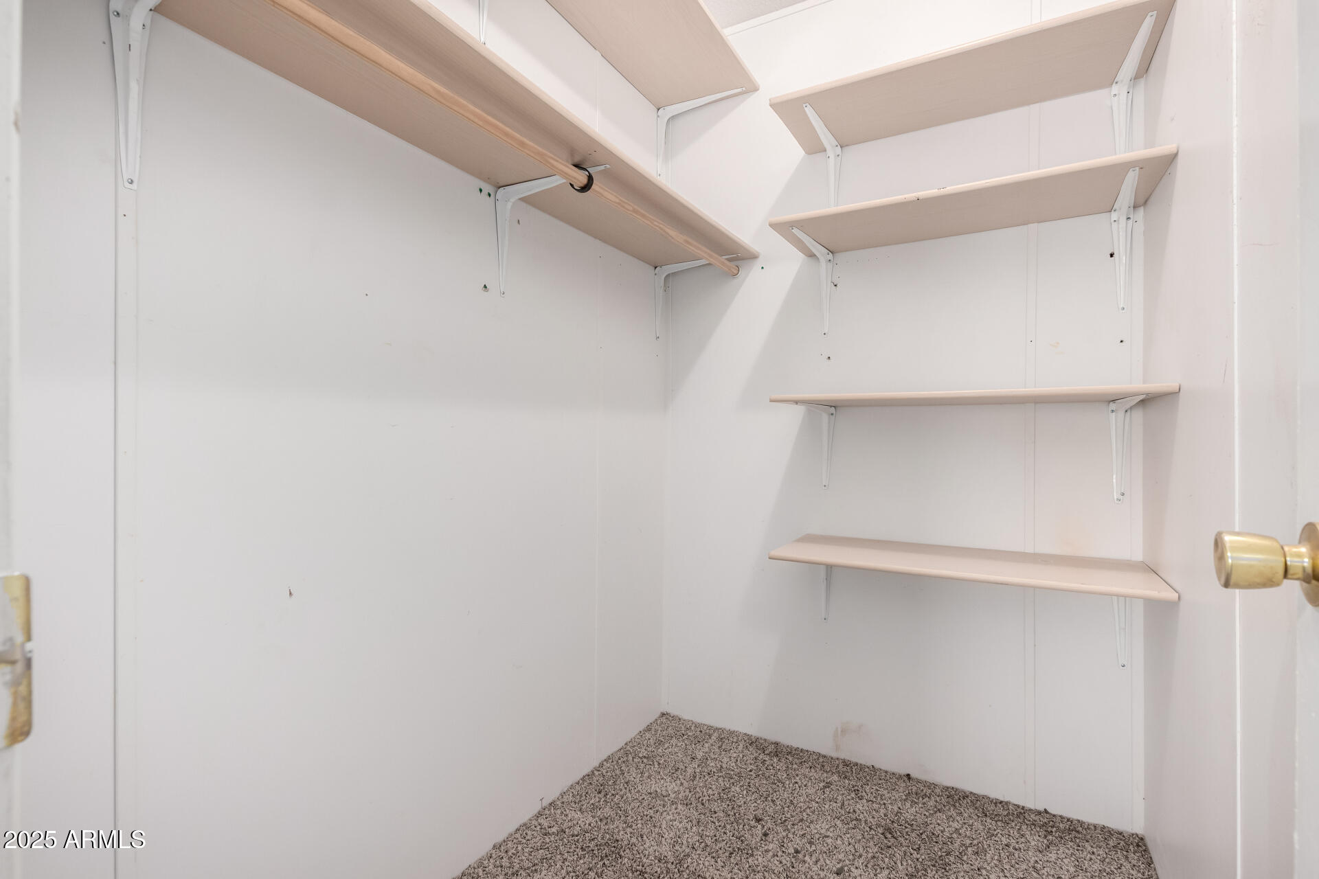 636 W WINDSONG Street