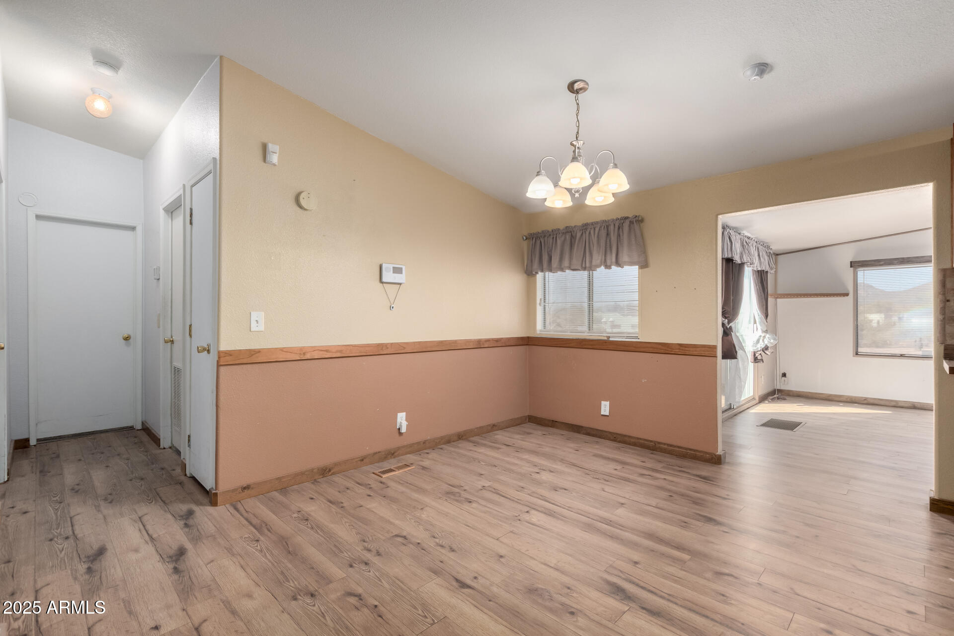 636 W WINDSONG Street