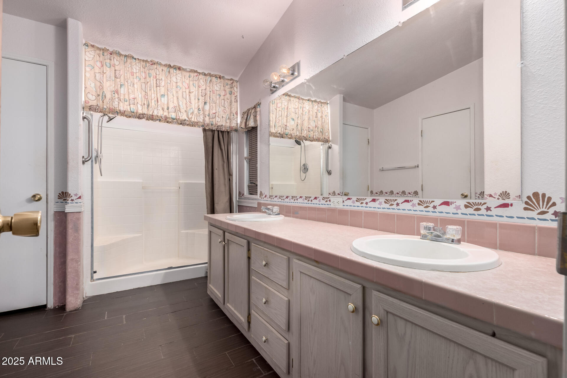 636 W WINDSONG Street