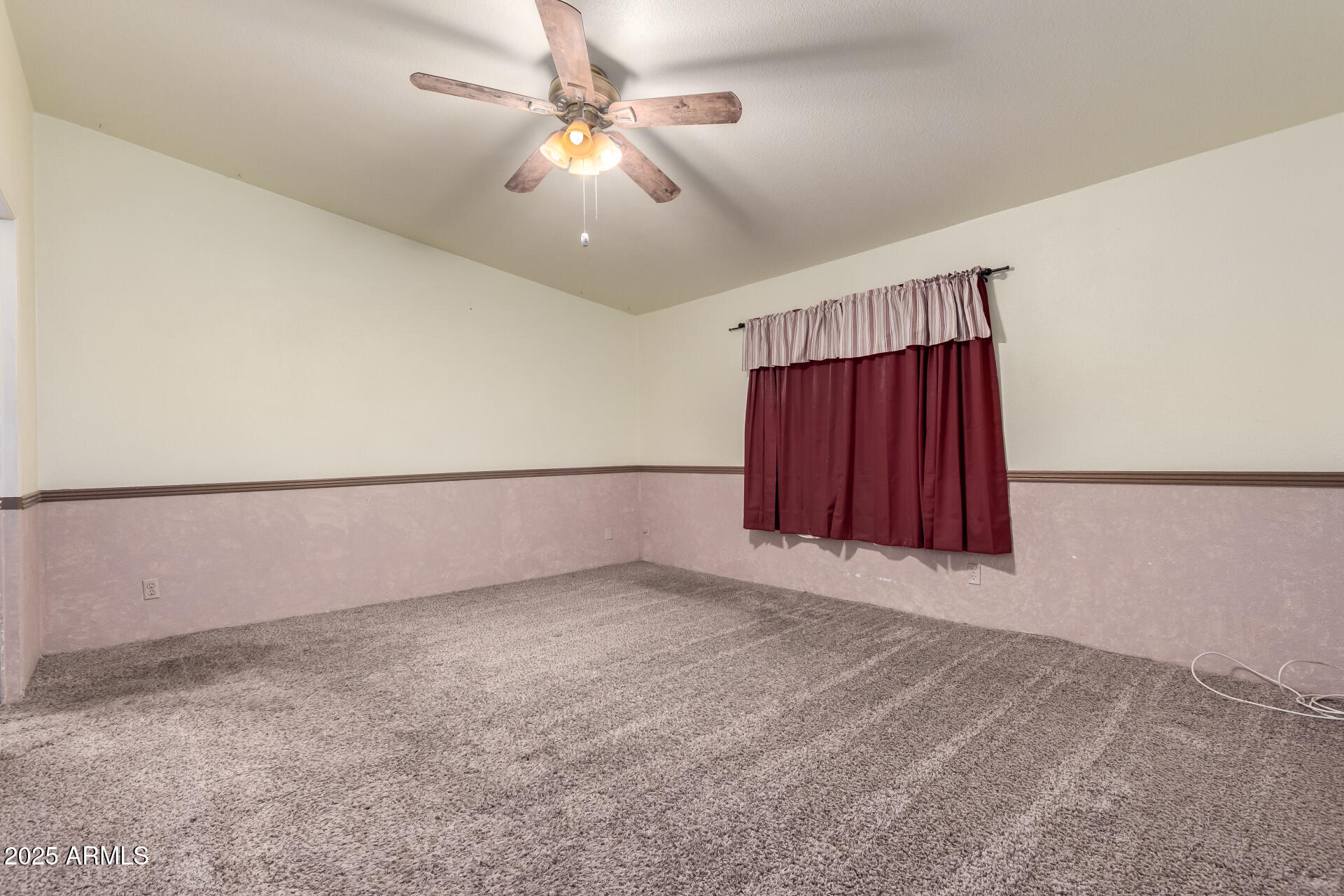 636 W WINDSONG Street