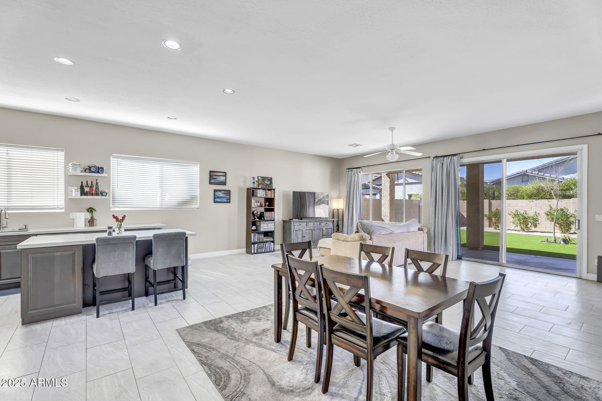 108 N PIONEER Street