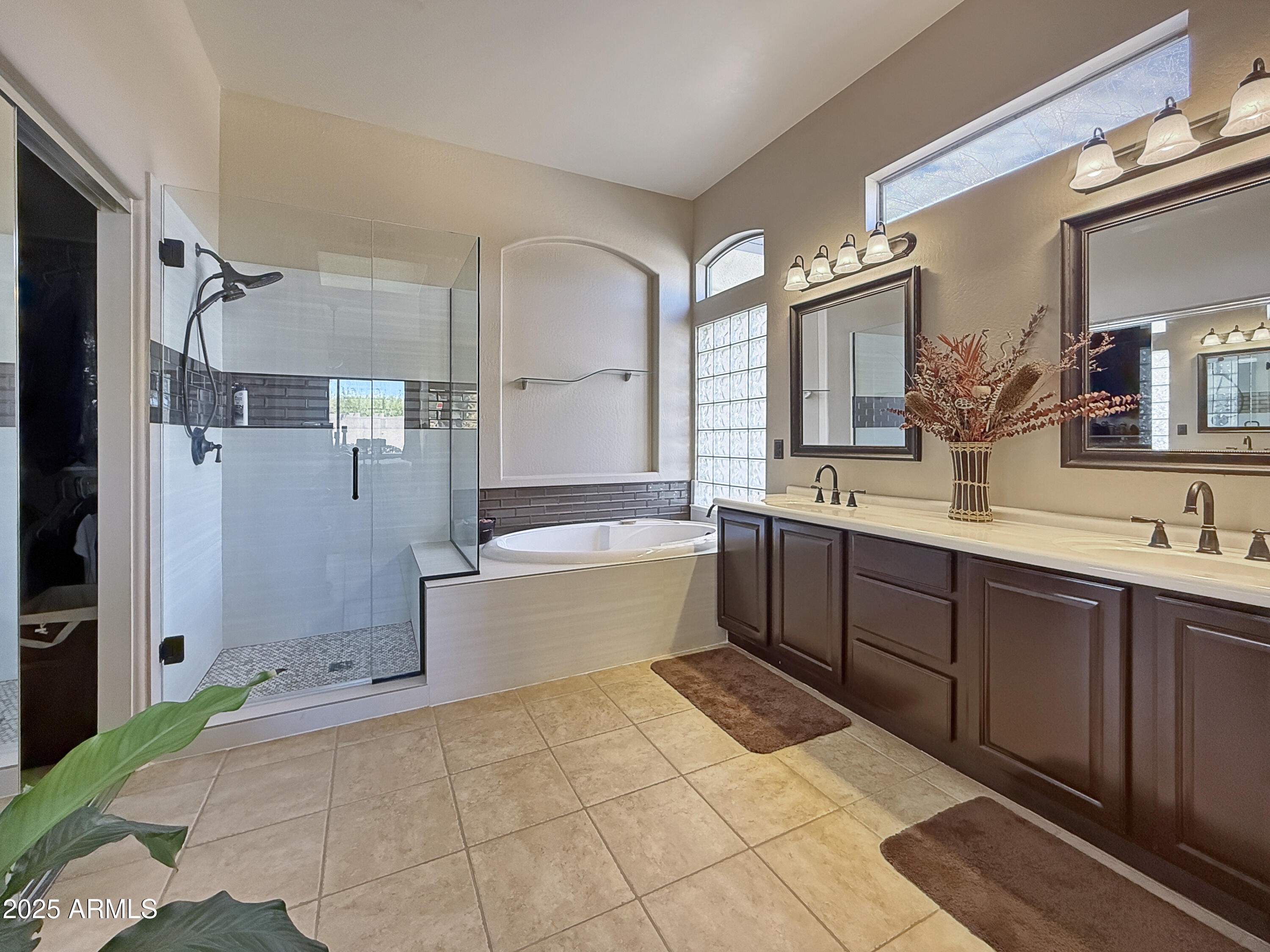 4648 W VILLA LINDA Drive