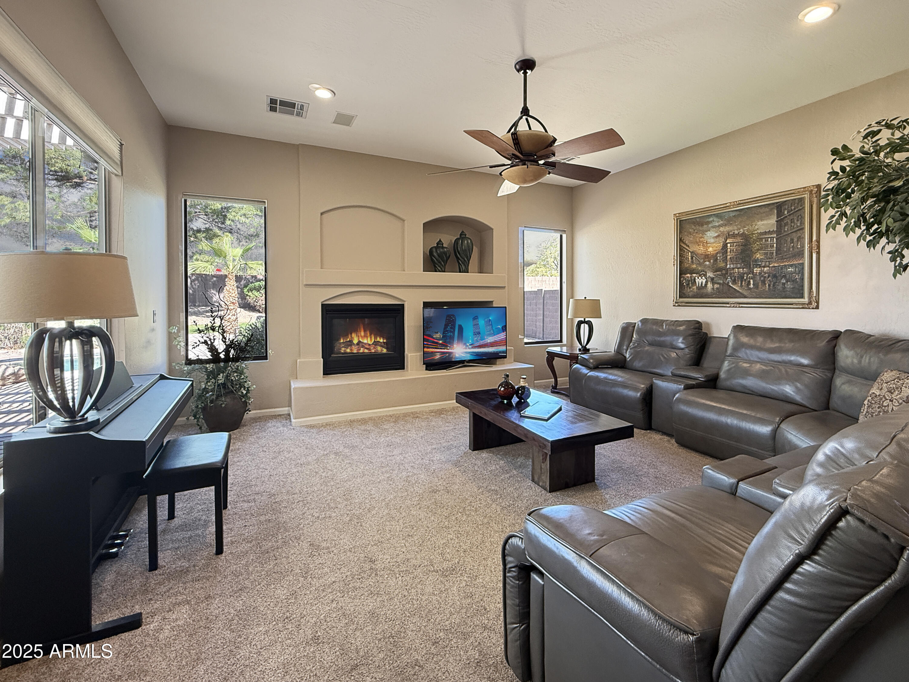 4648 W VILLA LINDA Drive