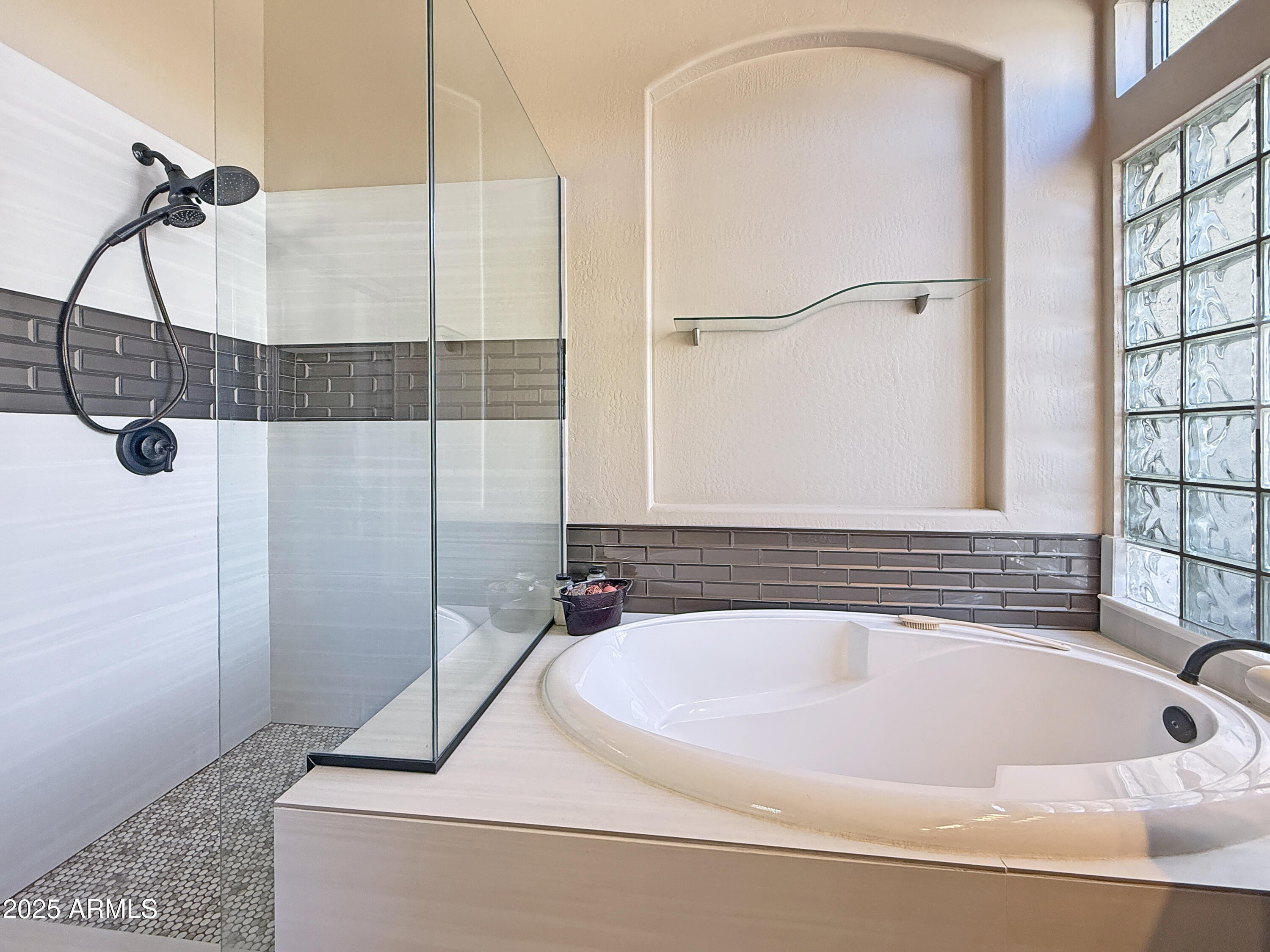 4648 W VILLA LINDA Drive