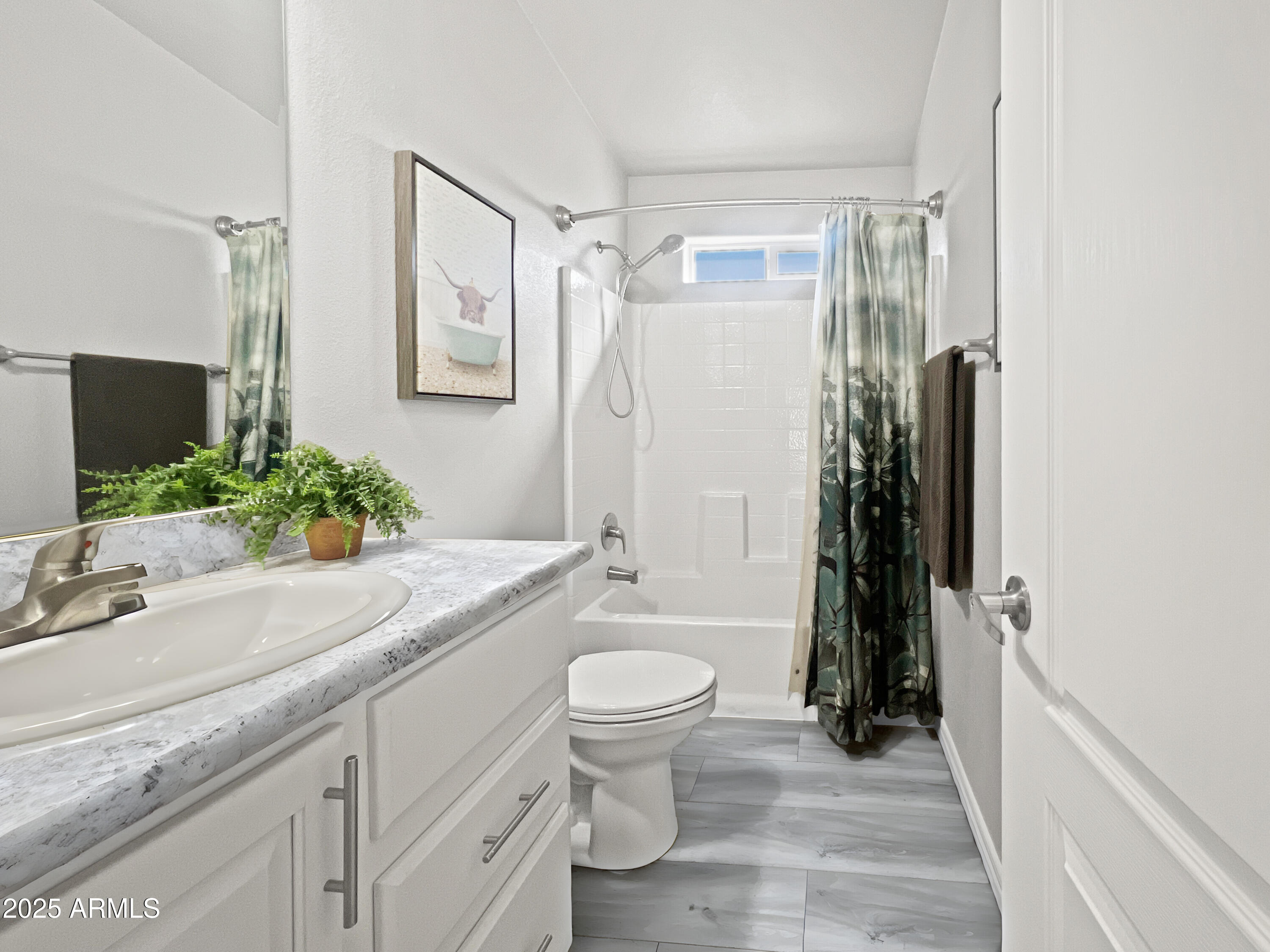 8865 E BASELINE Road, 554