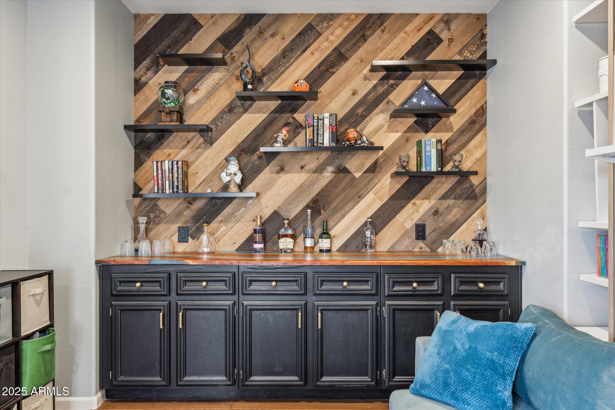 10925 E SILVERTREE Drive