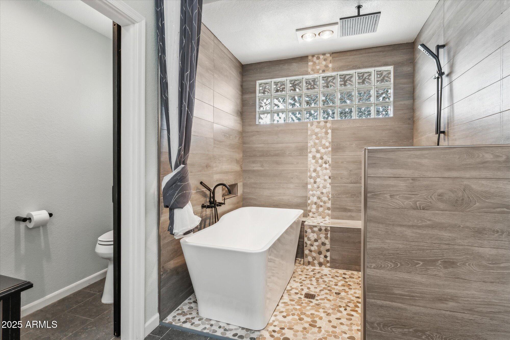 10925 E SILVERTREE Drive