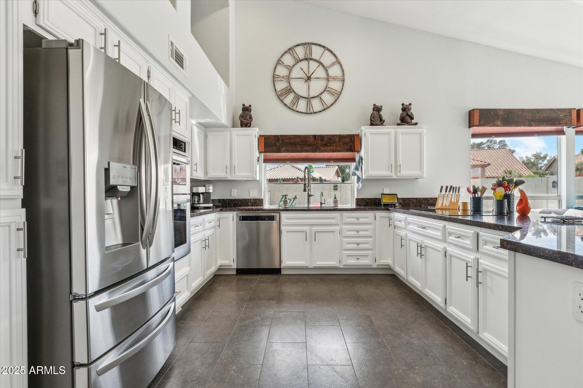 10925 E SILVERTREE Drive