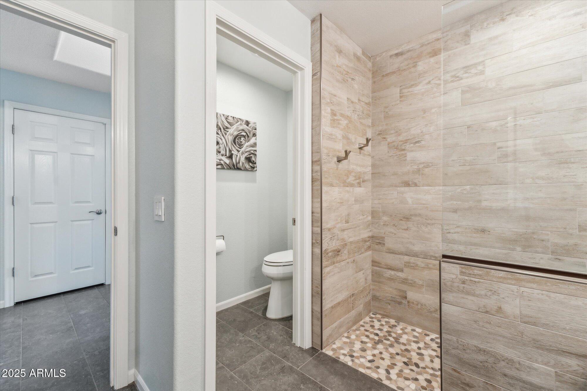 10925 E SILVERTREE Drive