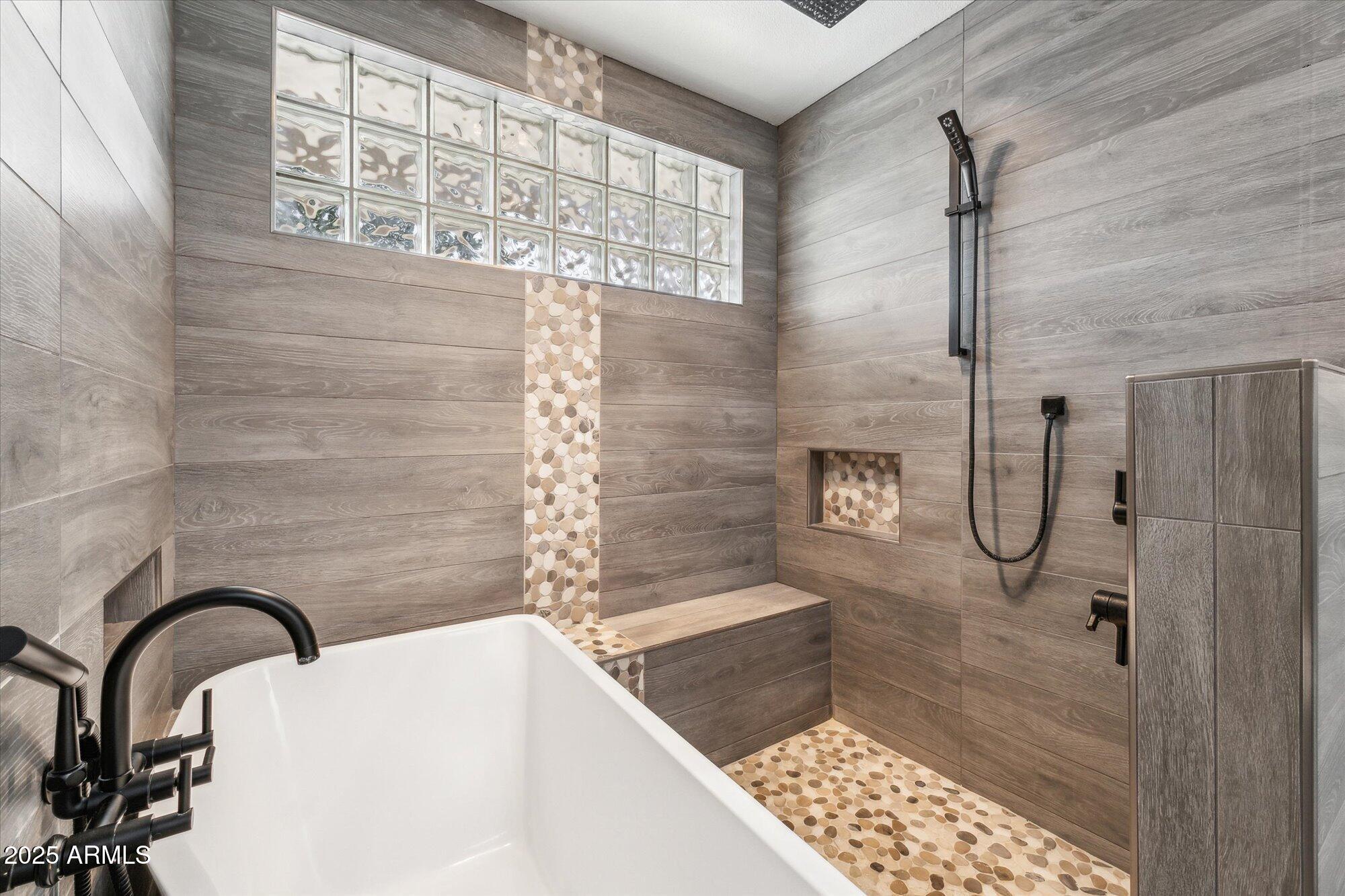 10925 E SILVERTREE Drive