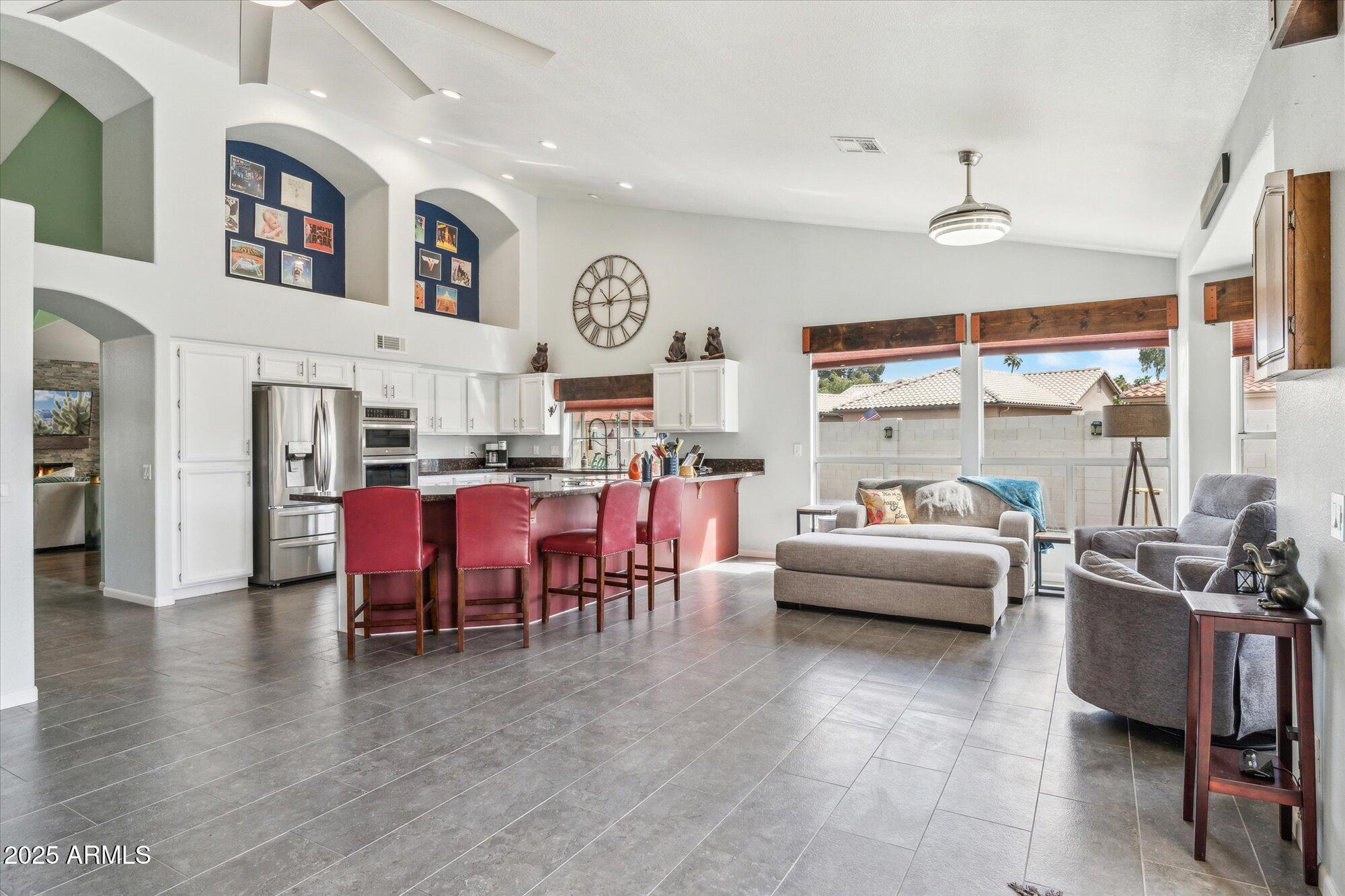 10925 E SILVERTREE Drive