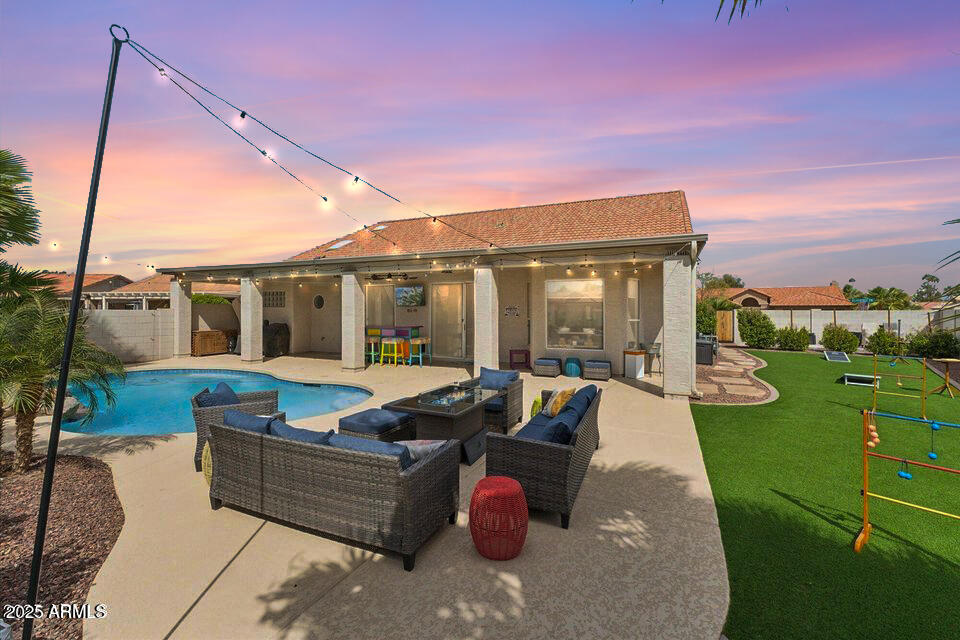 10925 E SILVERTREE Drive