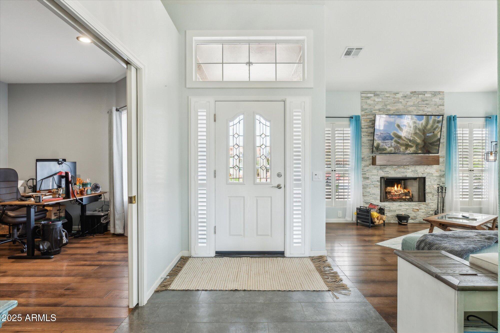 10925 E SILVERTREE Drive