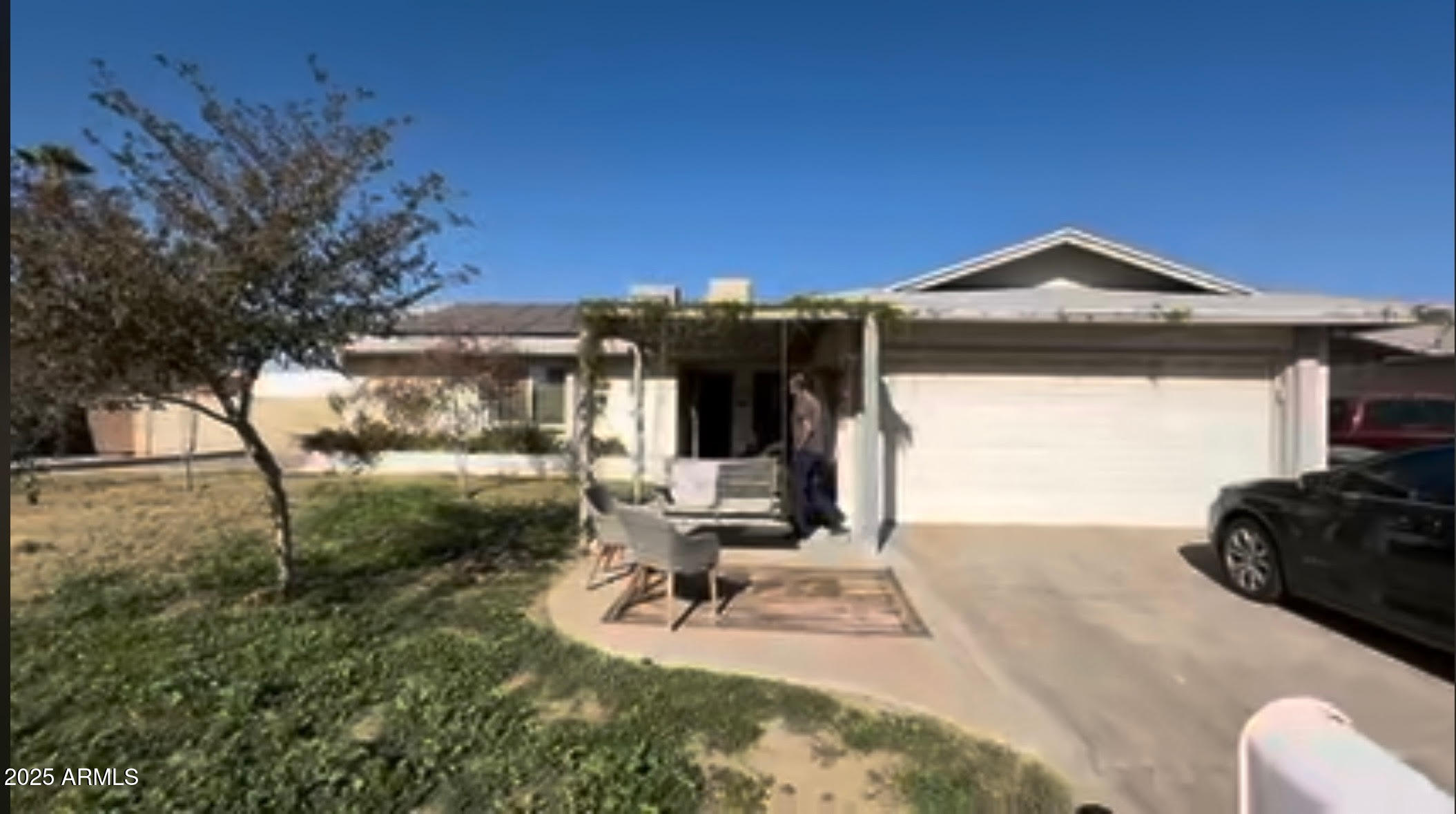 1010 W VILLA RITA Drive