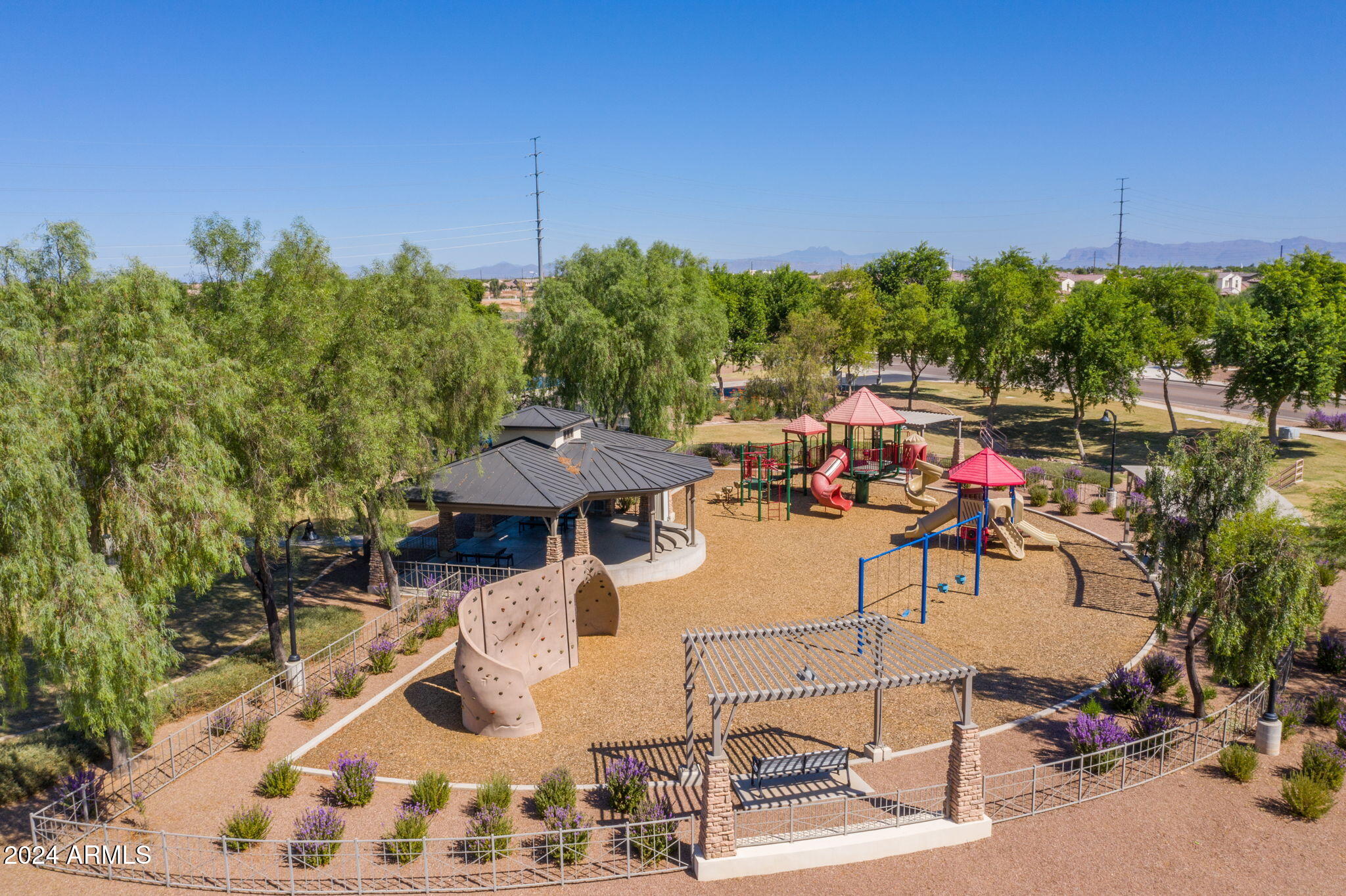 1163 E HOLBROOK Street