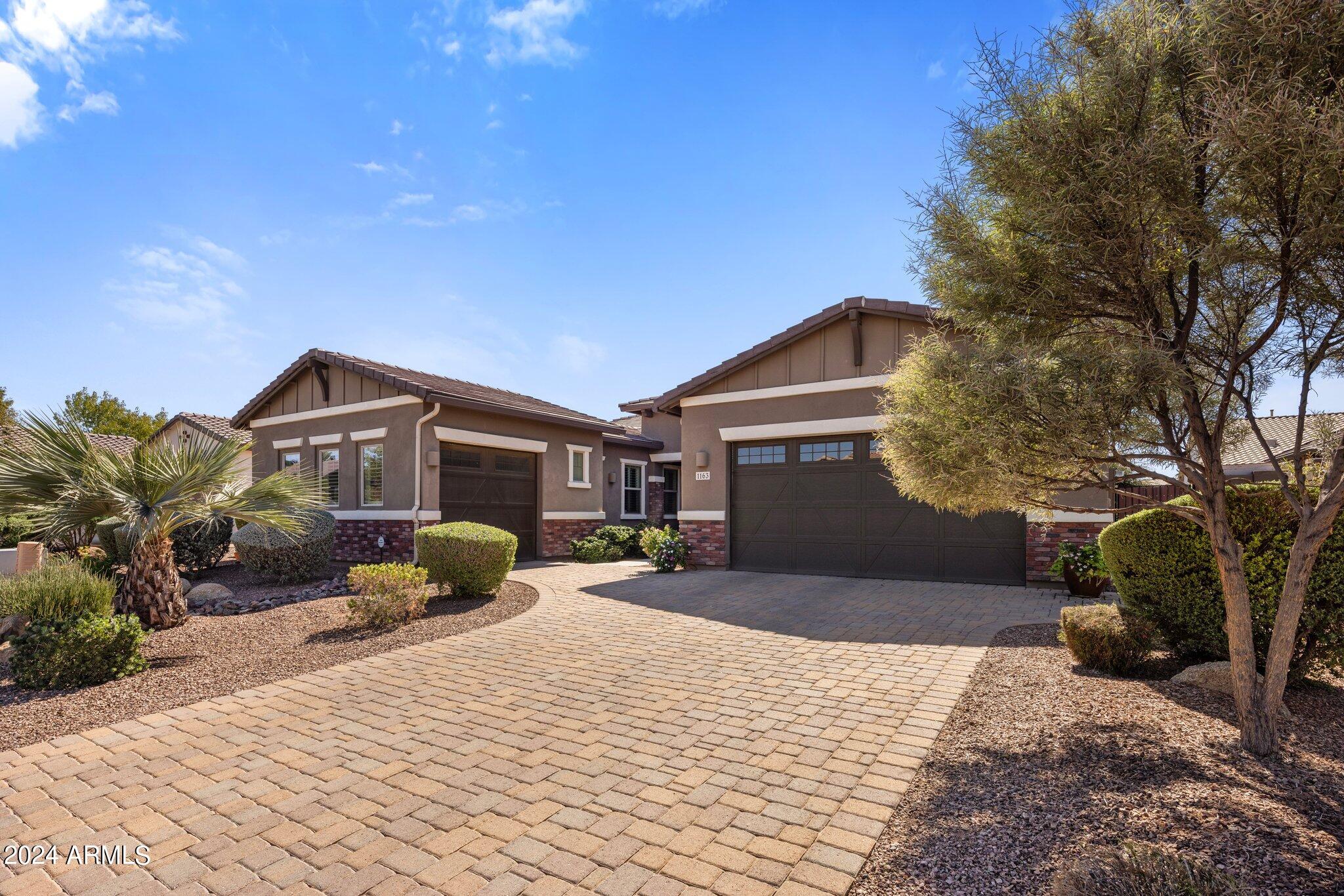 1163 E HOLBROOK Street