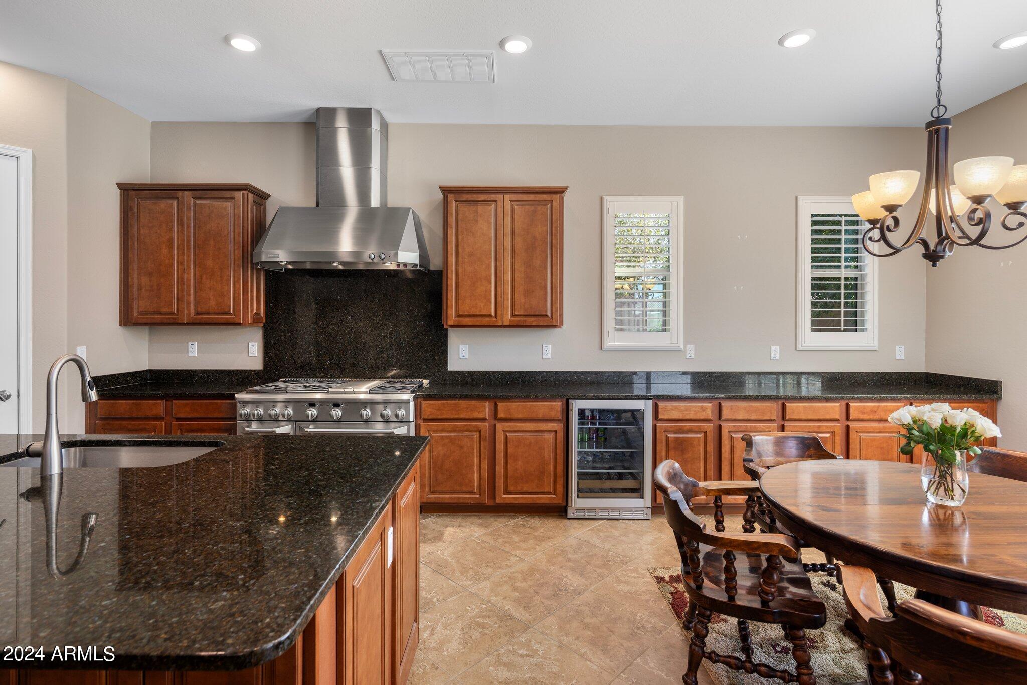 1163 E HOLBROOK Street