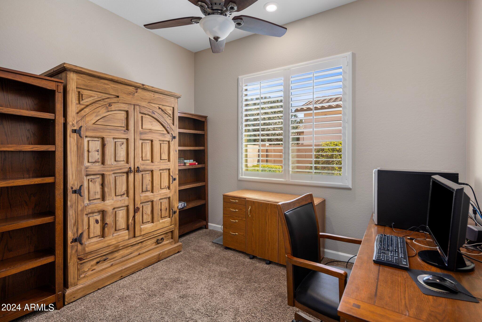 1163 E HOLBROOK Street