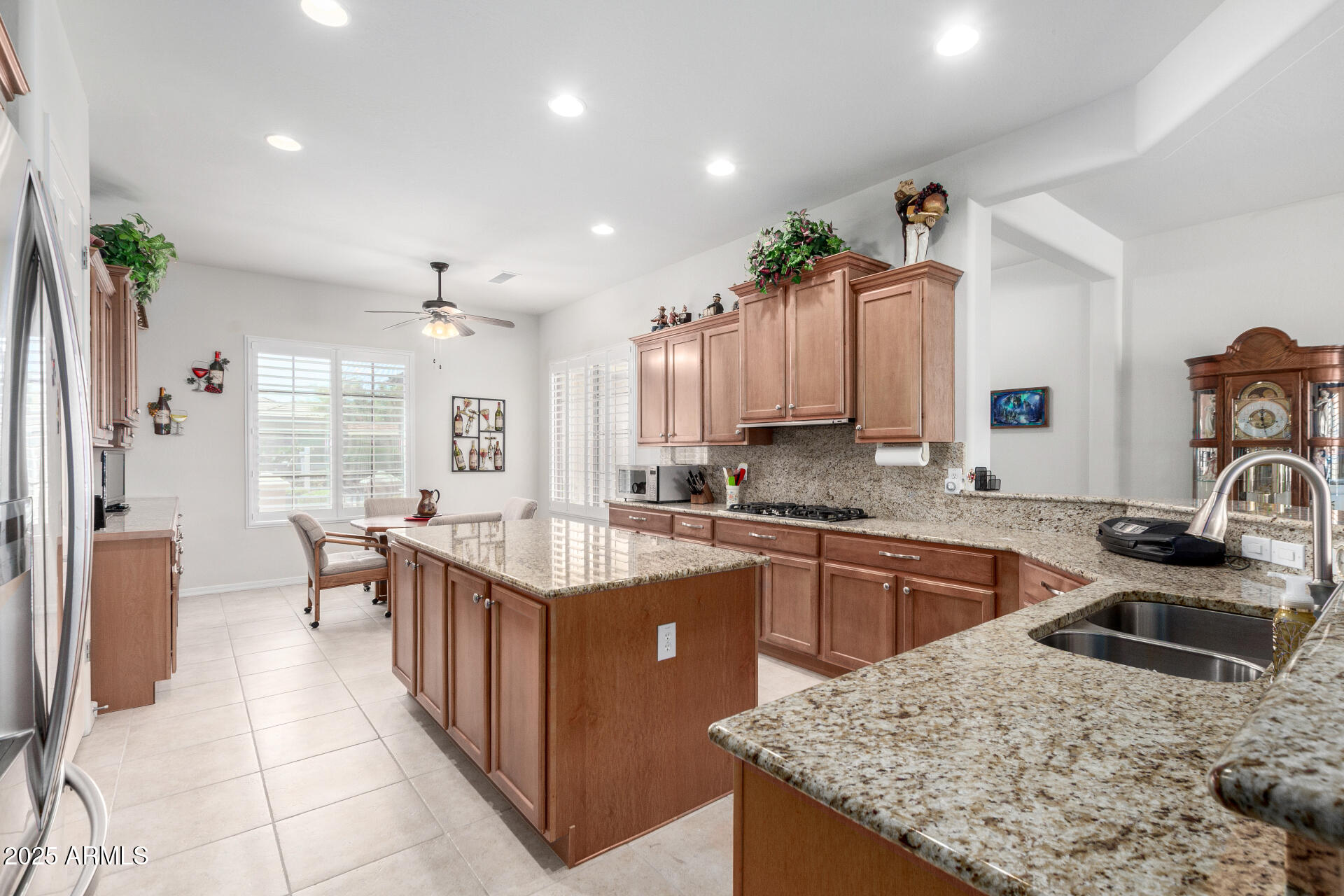 26844 W POTTER Drive