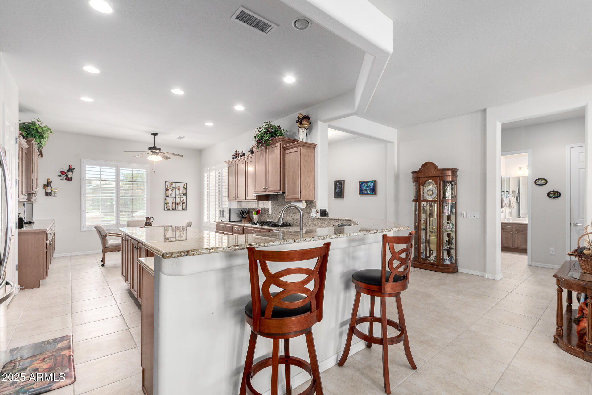 26844 W POTTER Drive
