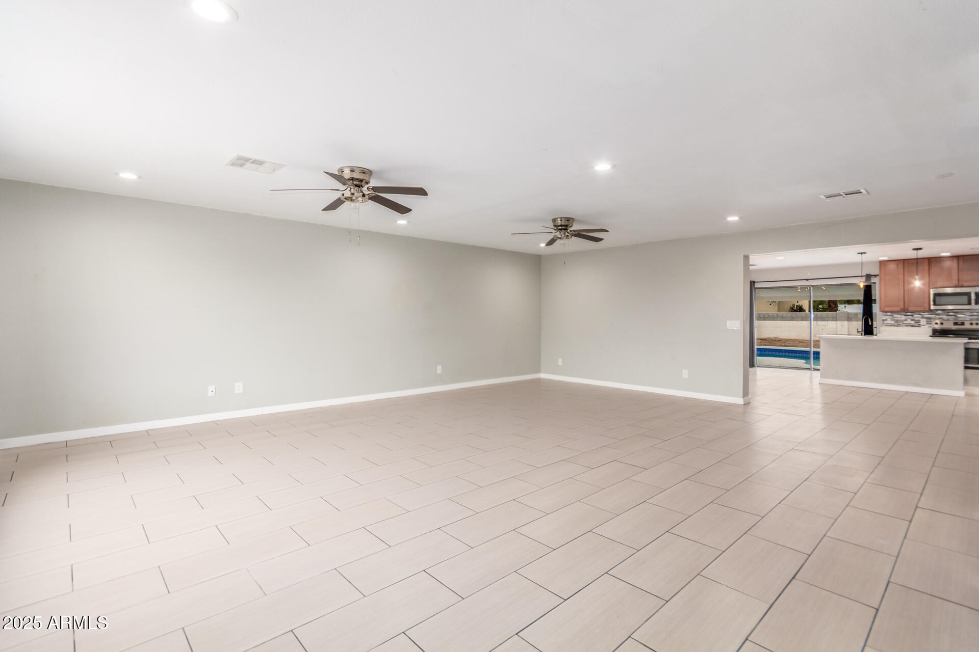 4700 S GRANDVIEW Avenue