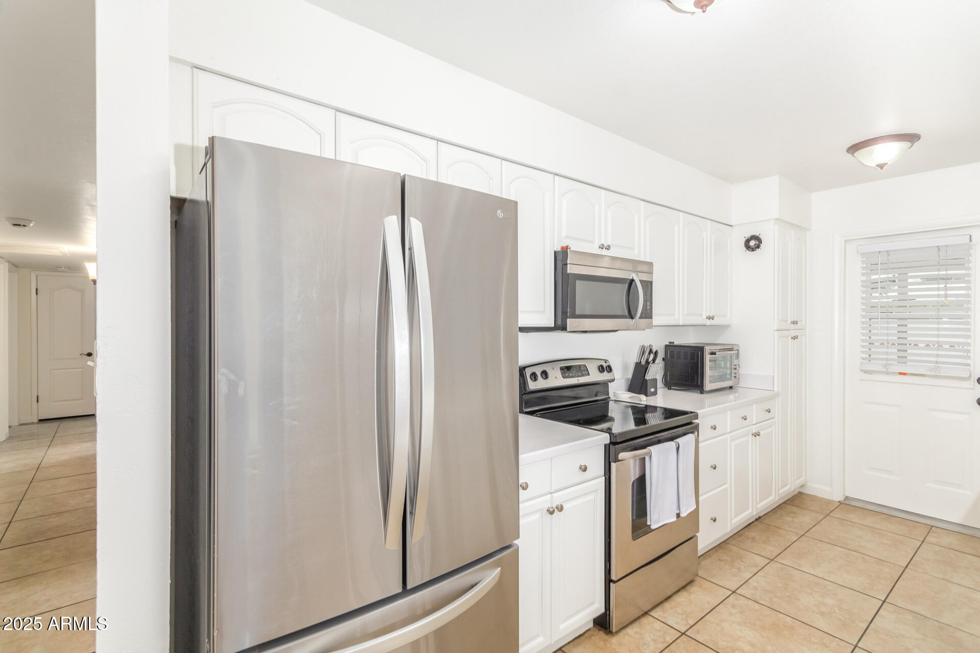 3312 S VENTURA Drive