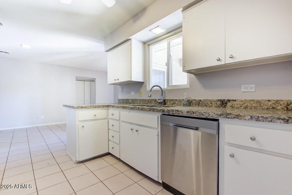 1213 E RIVIERA Drive