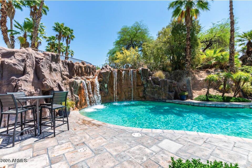 1817 E HAYWARD Avenue, 3