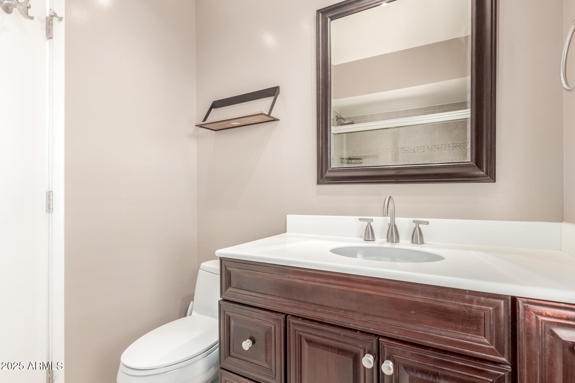 1817 E HAYWARD Avenue, 3