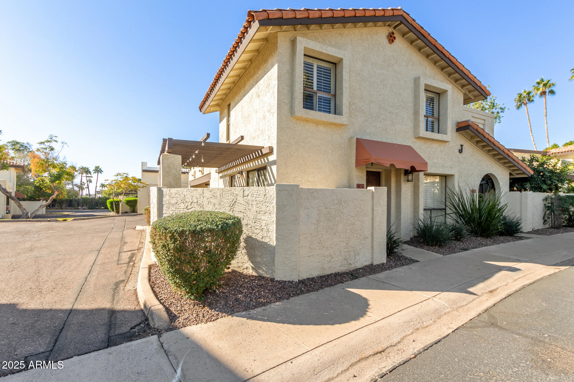 1817 E HAYWARD Avenue, 3