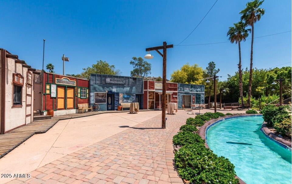 1817 E HAYWARD Avenue, 3