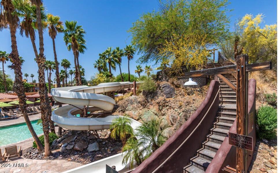 1817 E HAYWARD Avenue, 3