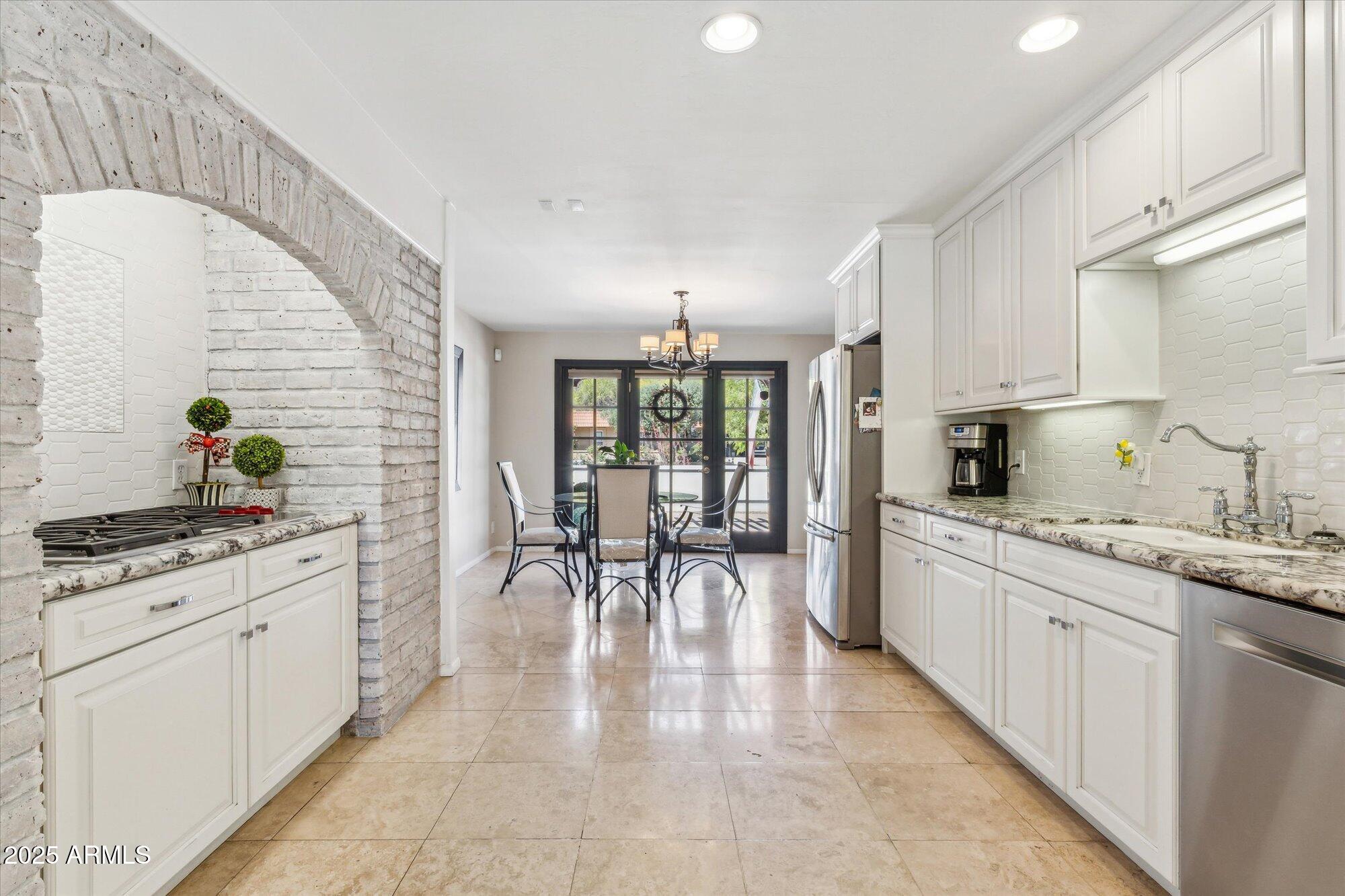 14401 N CORAL GABLES Drive