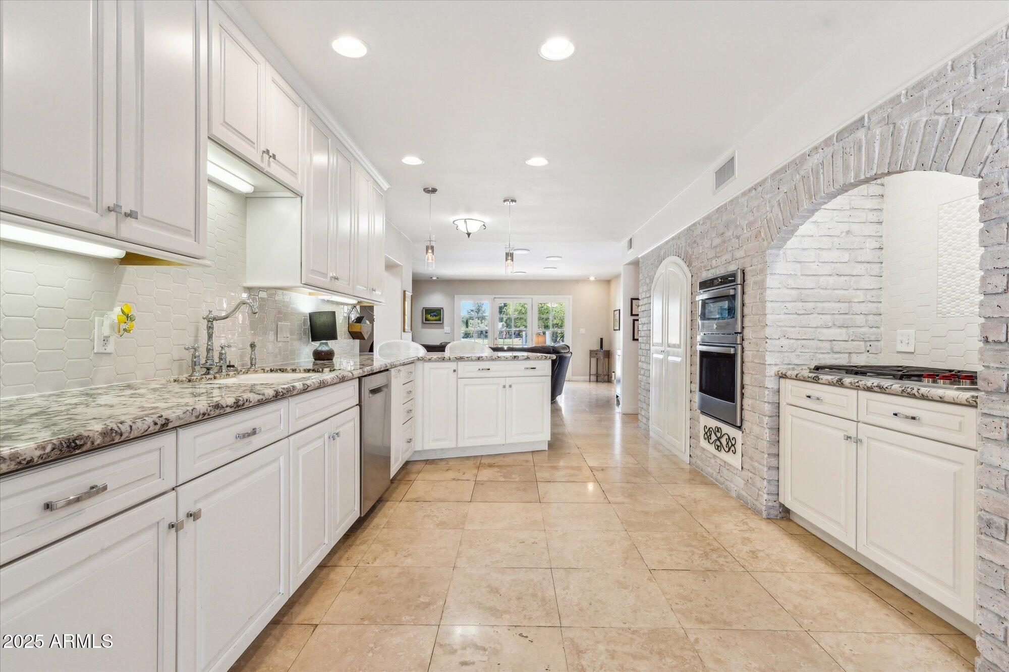 14401 N CORAL GABLES Drive