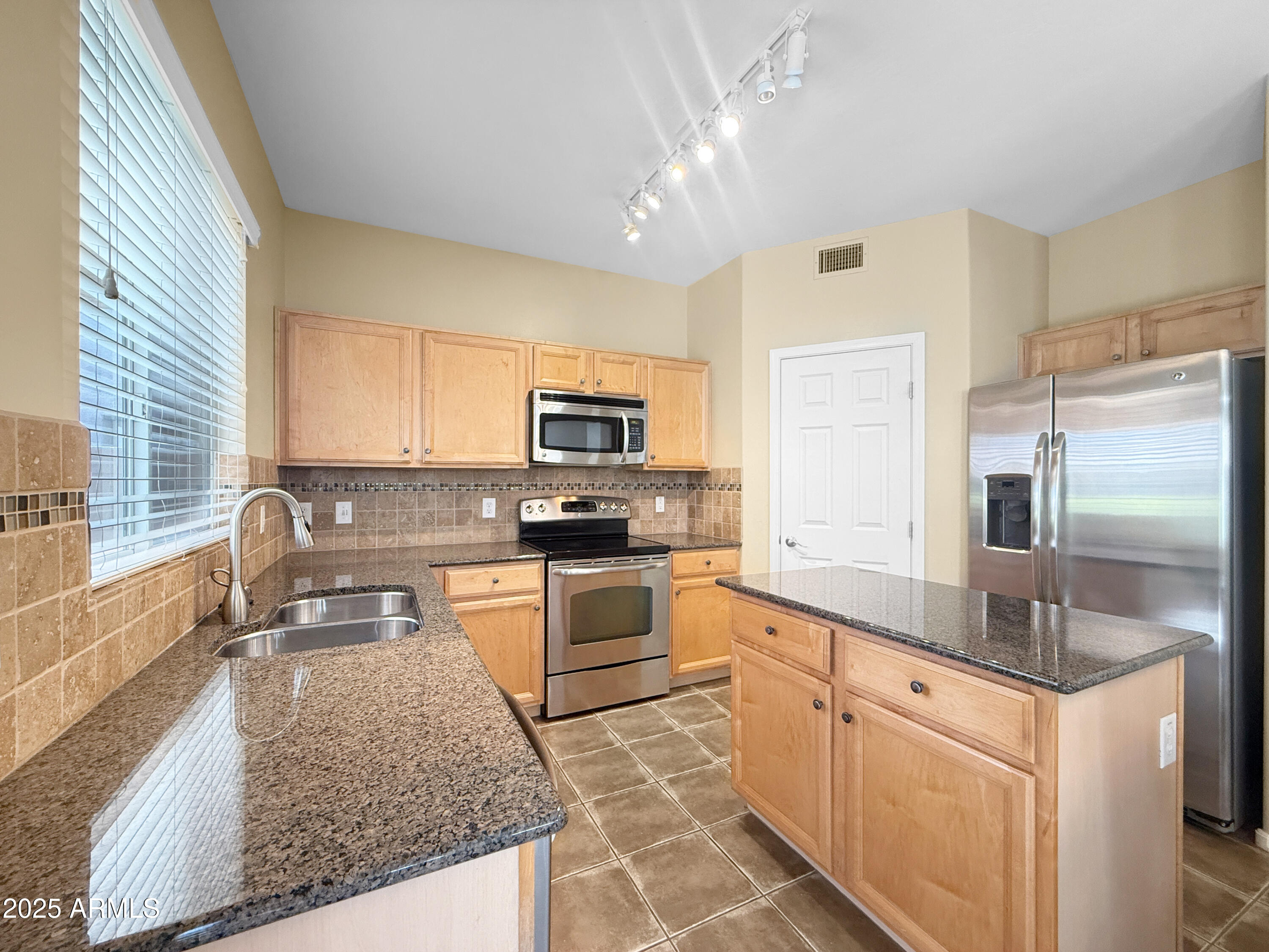 3029 W FERRUCCIO Place