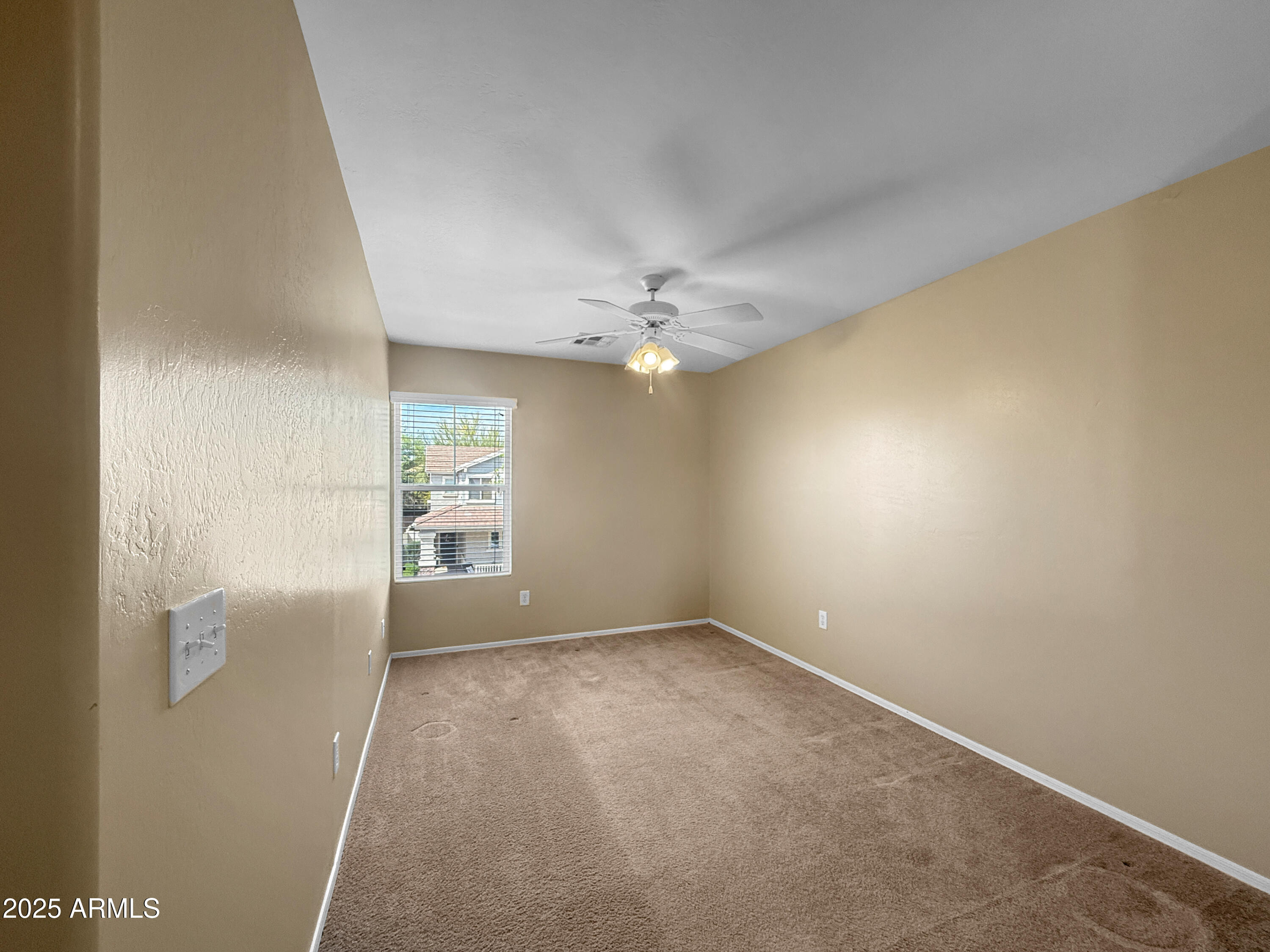 3029 W FERRUCCIO Place