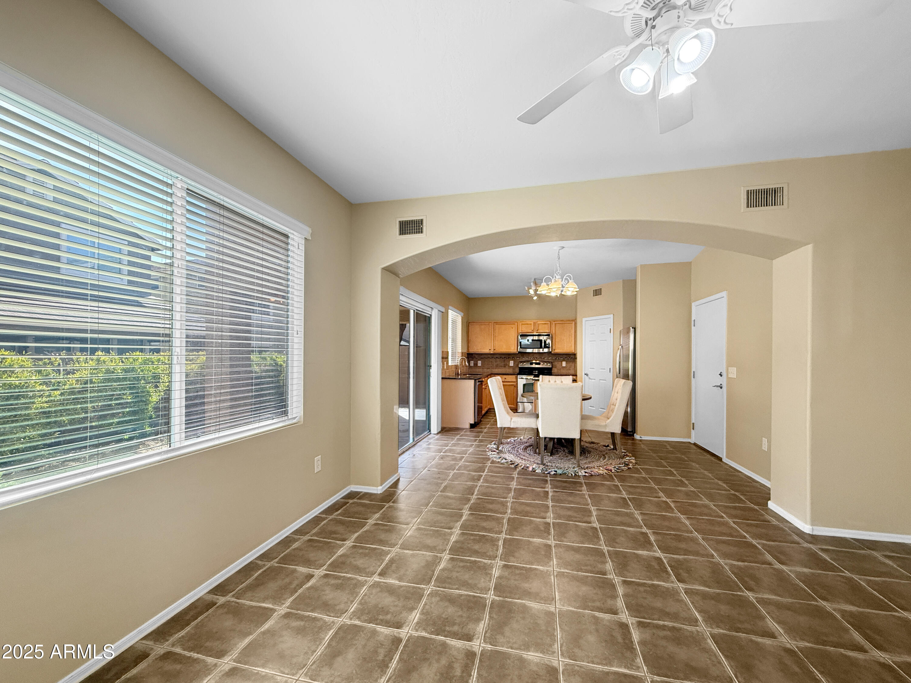 3029 W FERRUCCIO Place