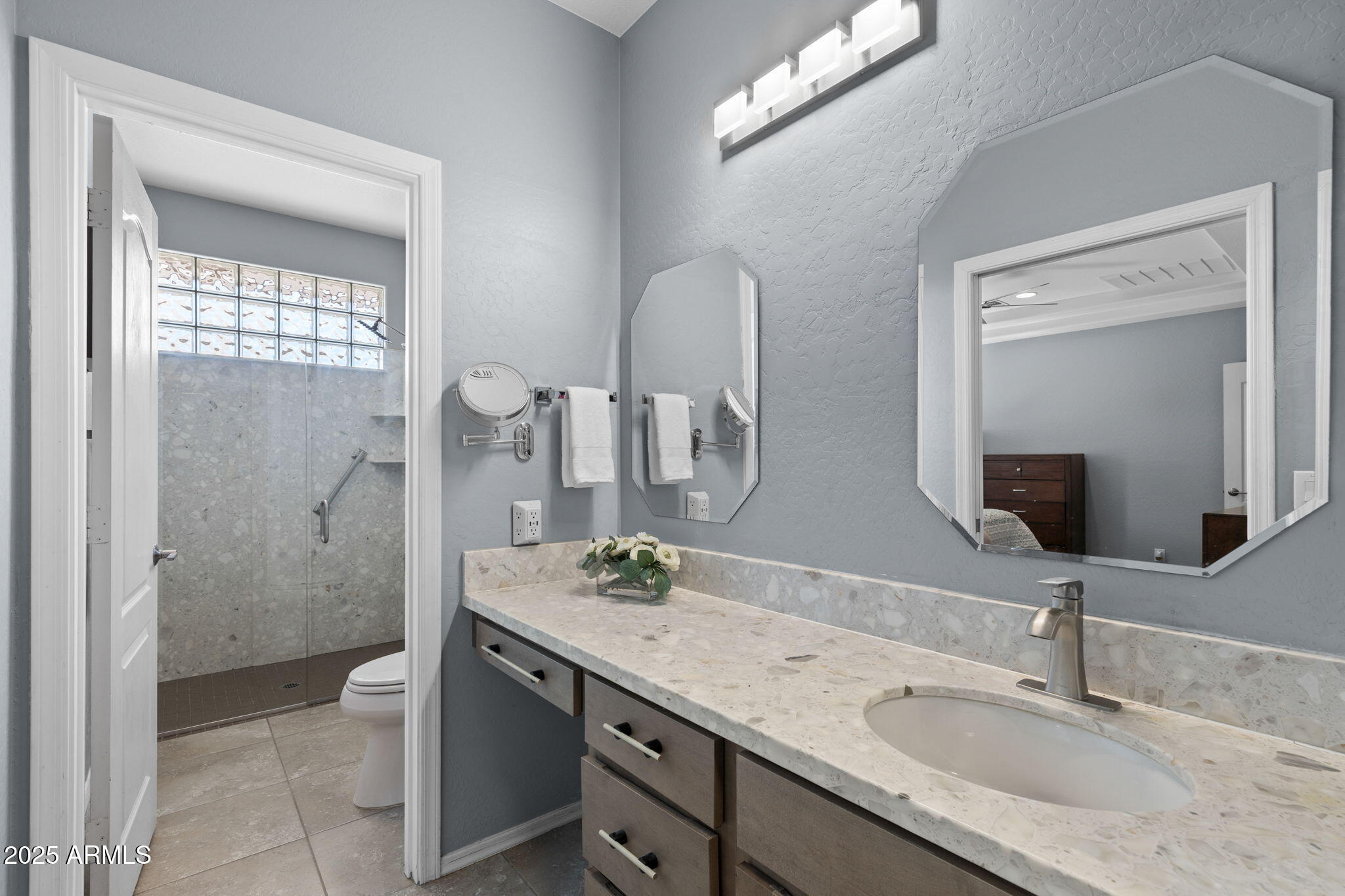 11209 E OCASO Avenue